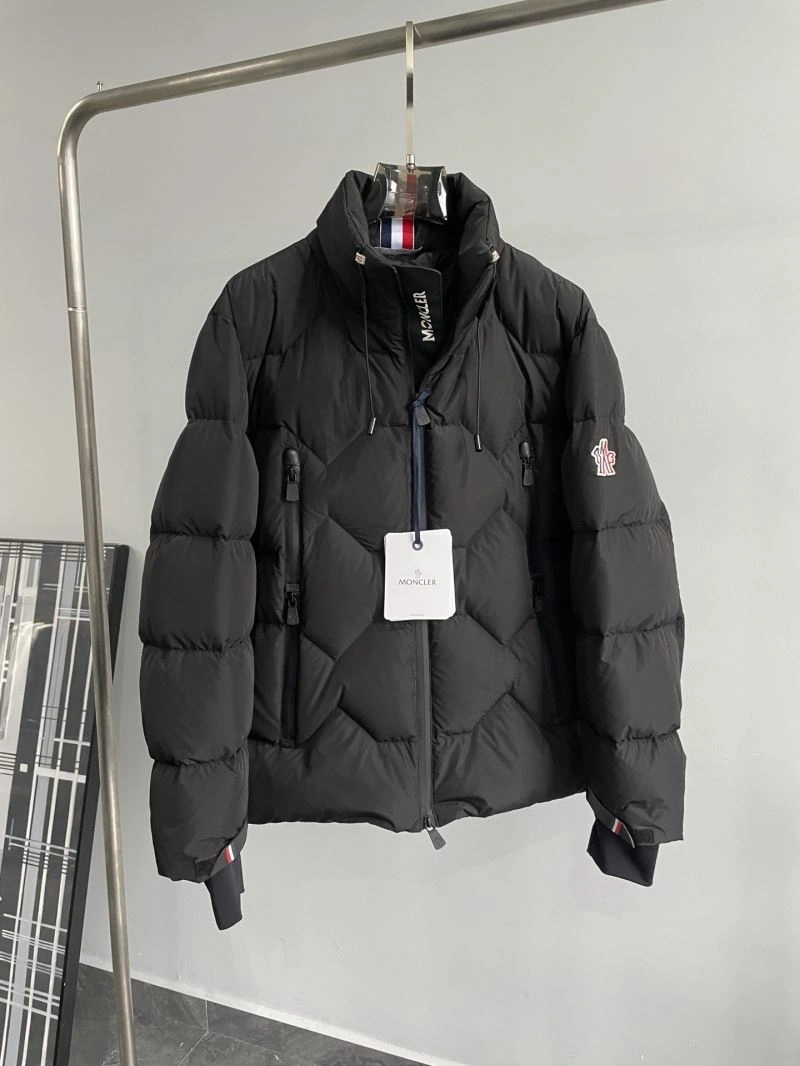 Moncler Down Jackets Sustainable 143781