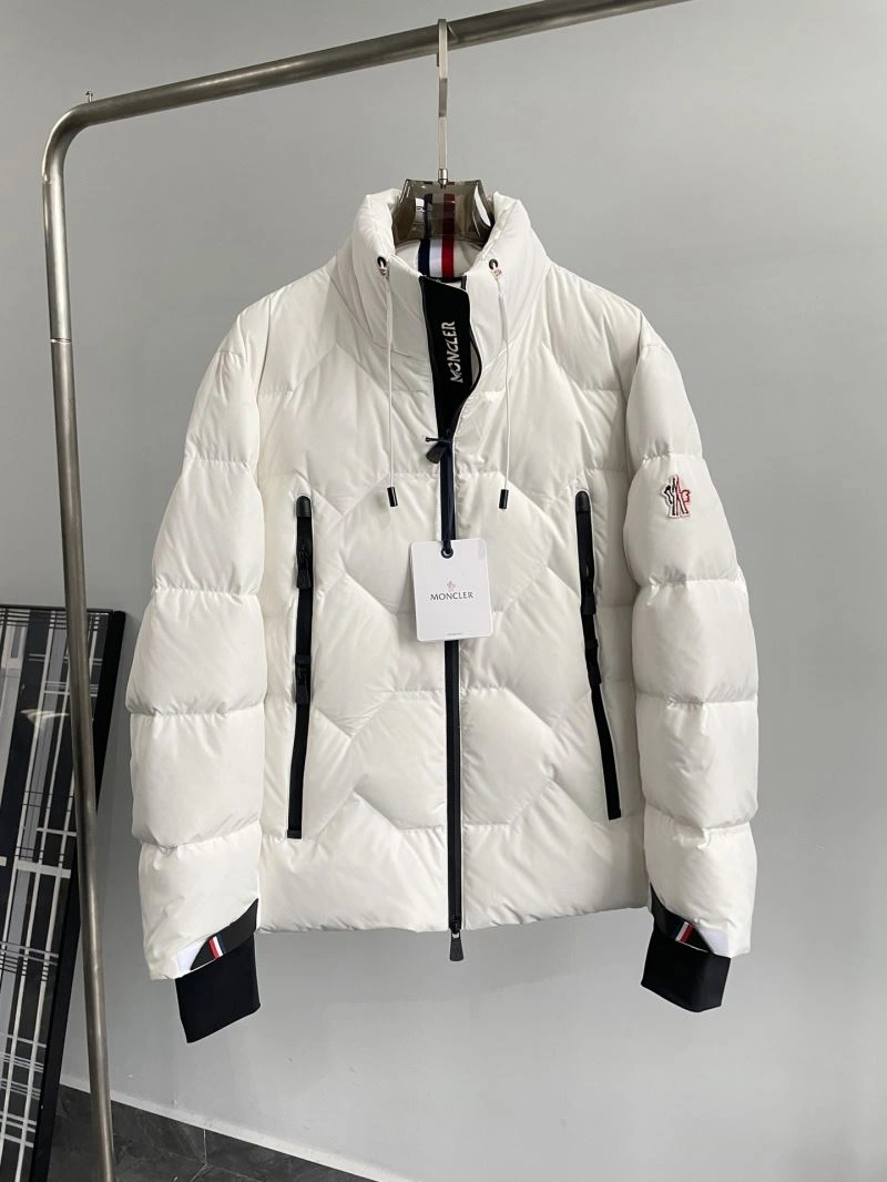 Moncler Down Jackets Sustainable 143781