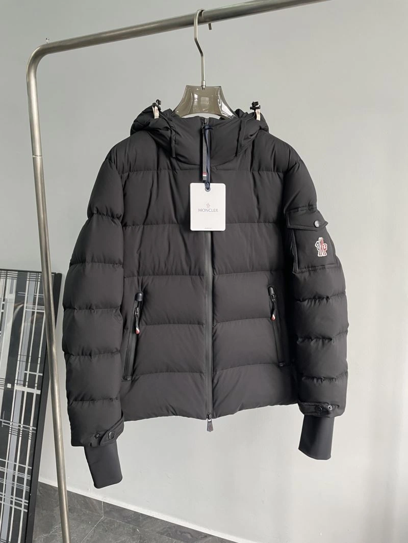 Breathable Moncler Down Jackets 143774