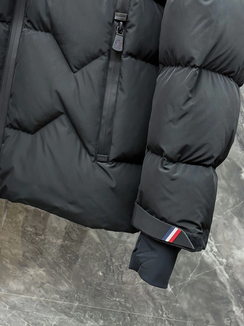 ZipUp Moncler Down Jackets 143771