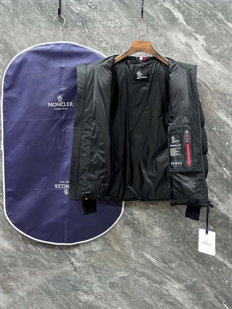 ZipUp Moncler Down Jackets 143771