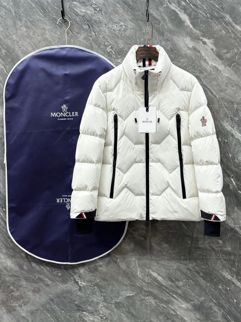 Moncler Down Jackets EasyMatch 143768