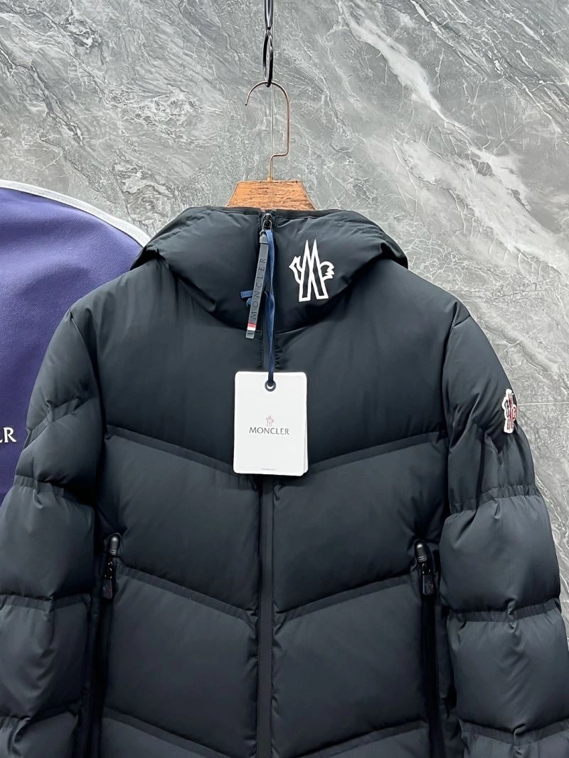 Moncler Down Jackets MultiPurpose 143797