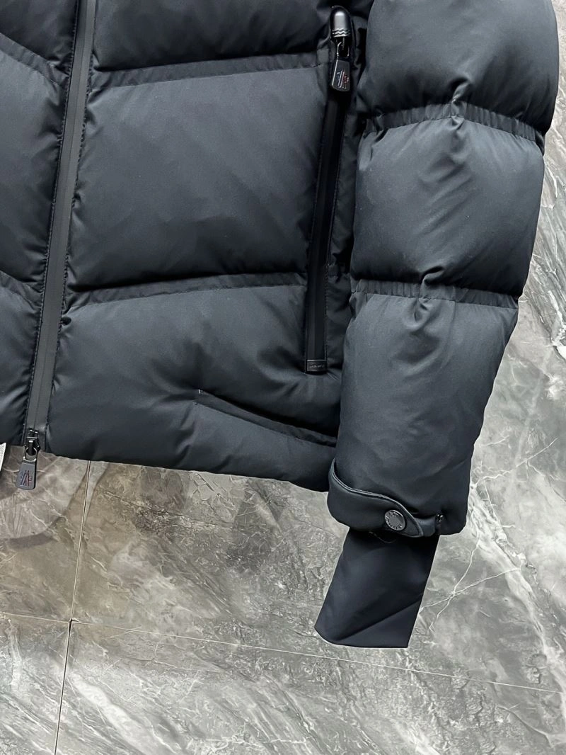 Moncler Down Jackets MultiPurpose 143797