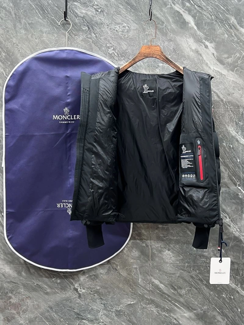 Moncler Down Jackets MultiPurpose 143797