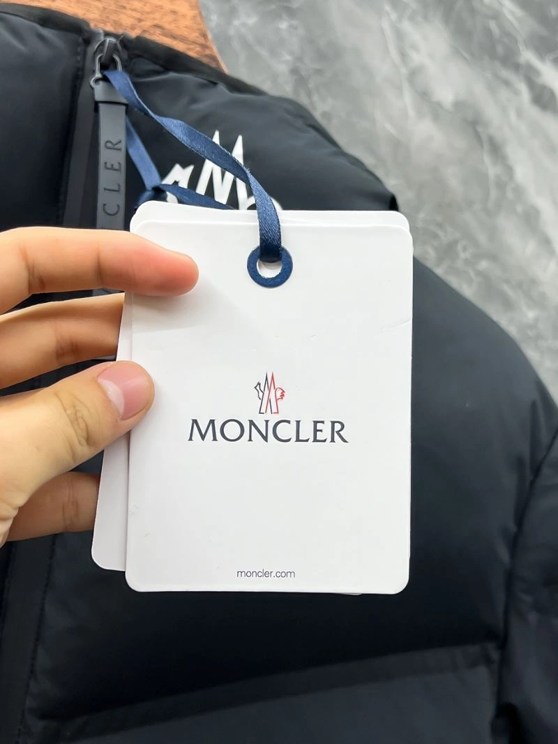 Moncler Down Jackets MultiPurpose 143797