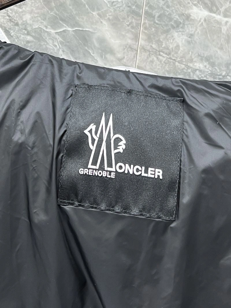 Moncler Down Jackets Efficient 143766