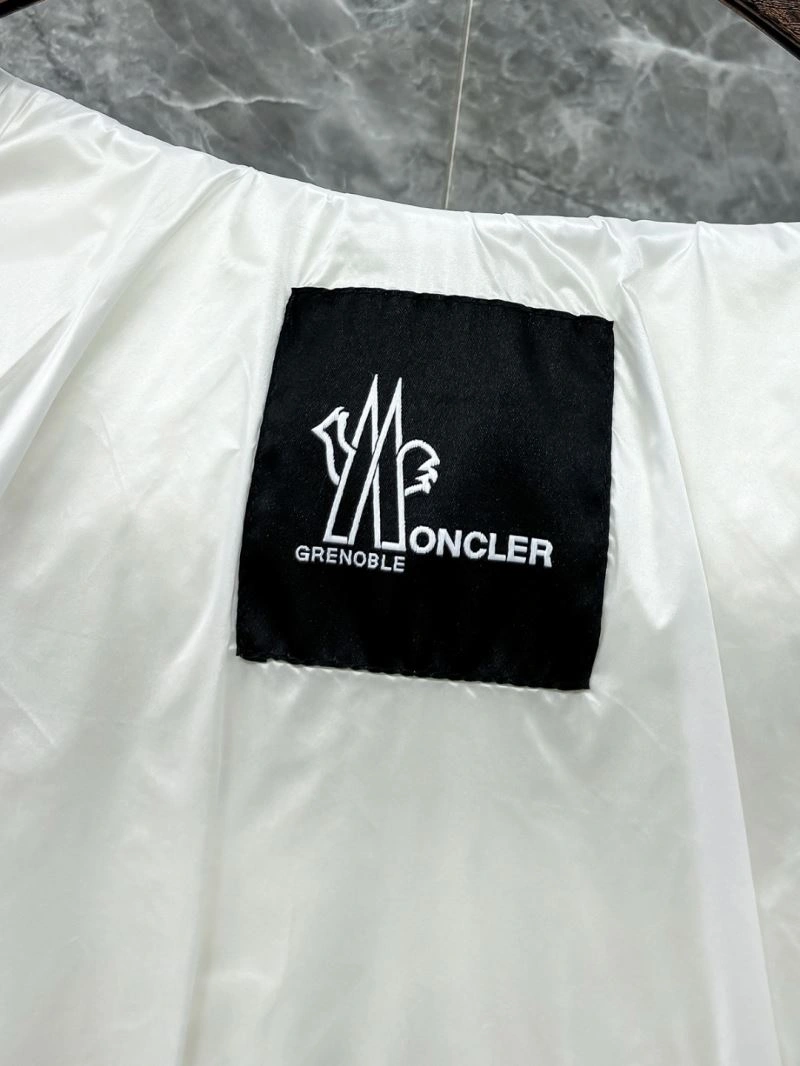 Moncler Down Jackets Packable 143761