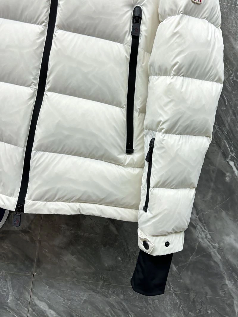 Trendsetting Moncler Down Jackets 143762