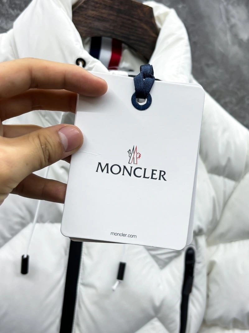 Trendsetting Moncler Down Jackets 143762