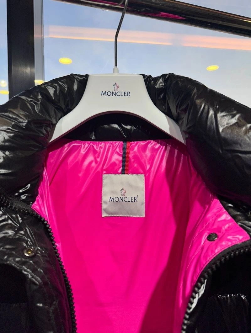 TimelessDesign Moncler Down Jackets 143770