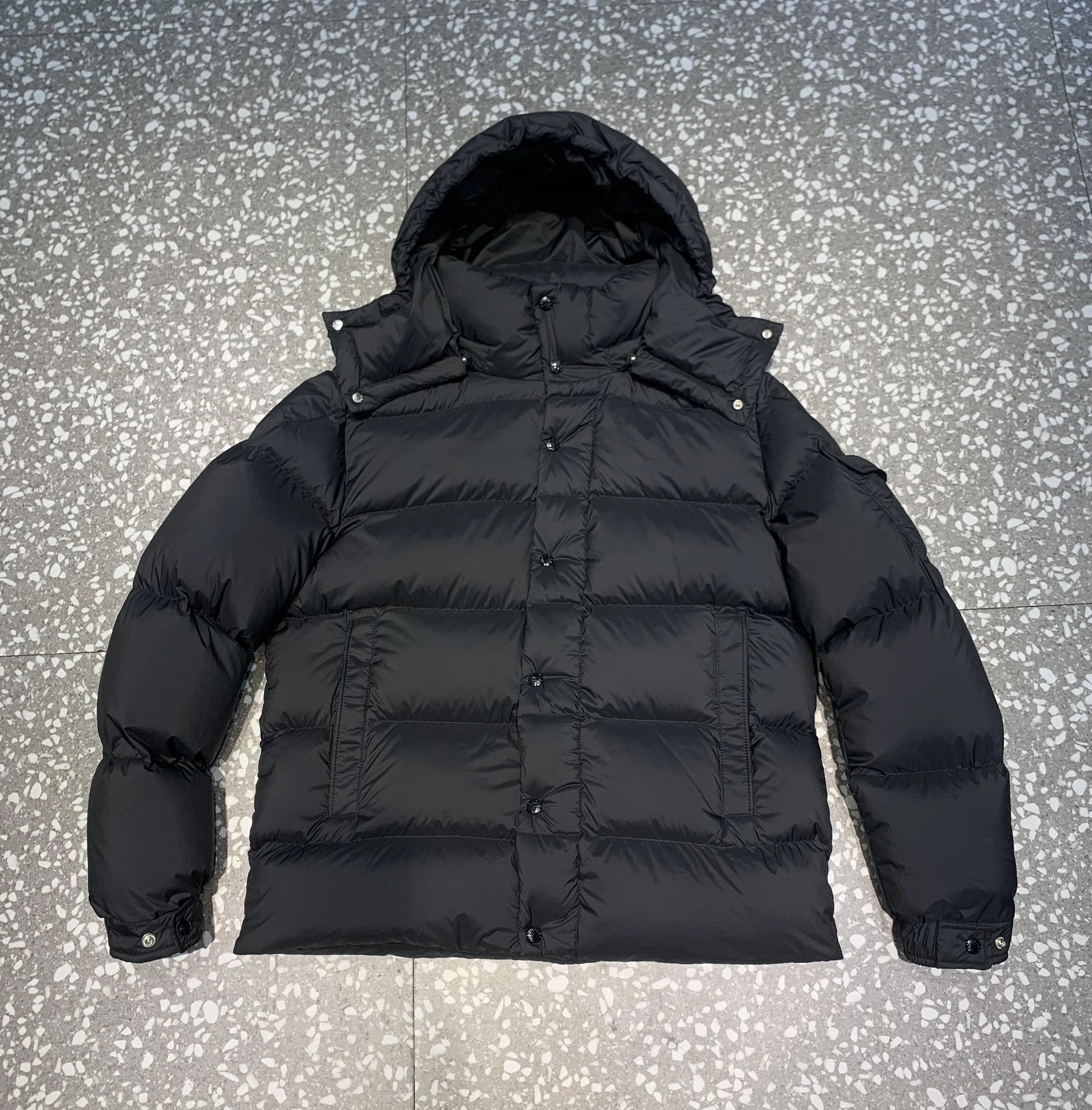 RelaxedFit Moncler Down Jackets 145659