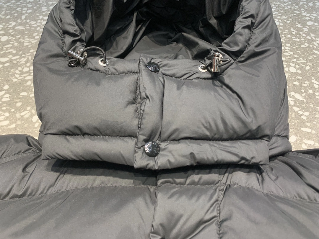 RelaxedFit Moncler Down Jackets 145659