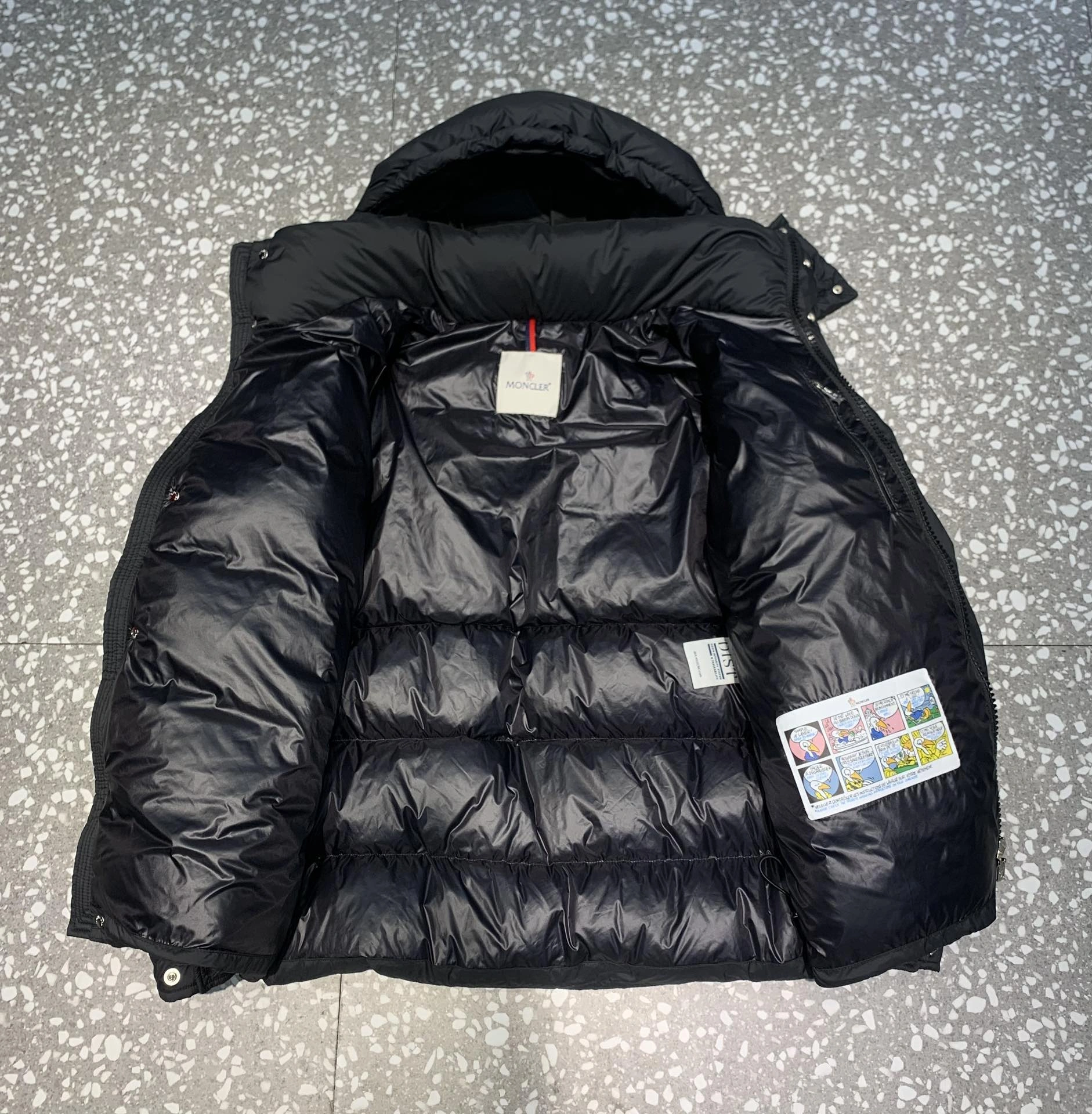RelaxedFit Moncler Down Jackets 145659