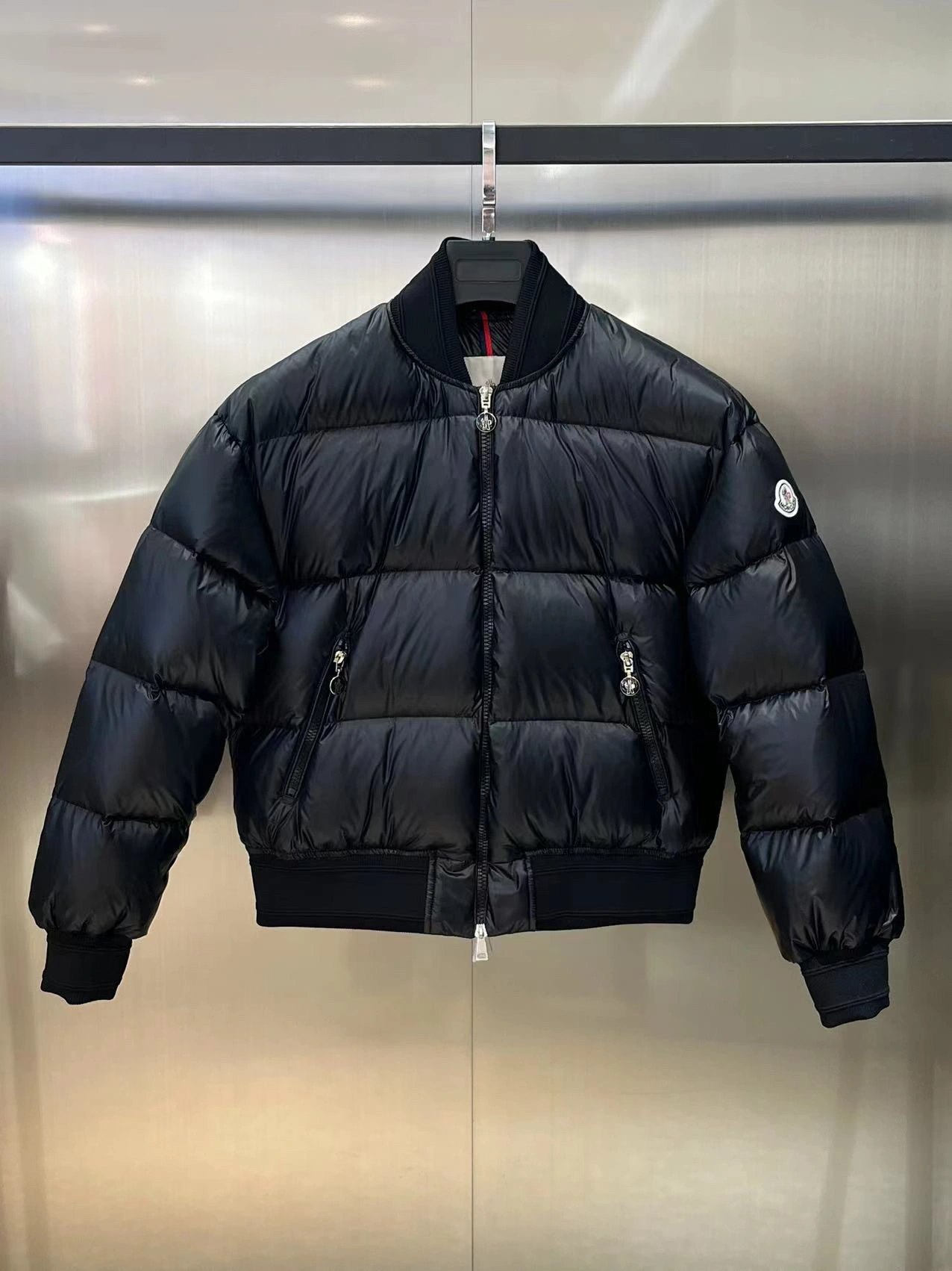 Moncler Down Jackets Sporty 145658