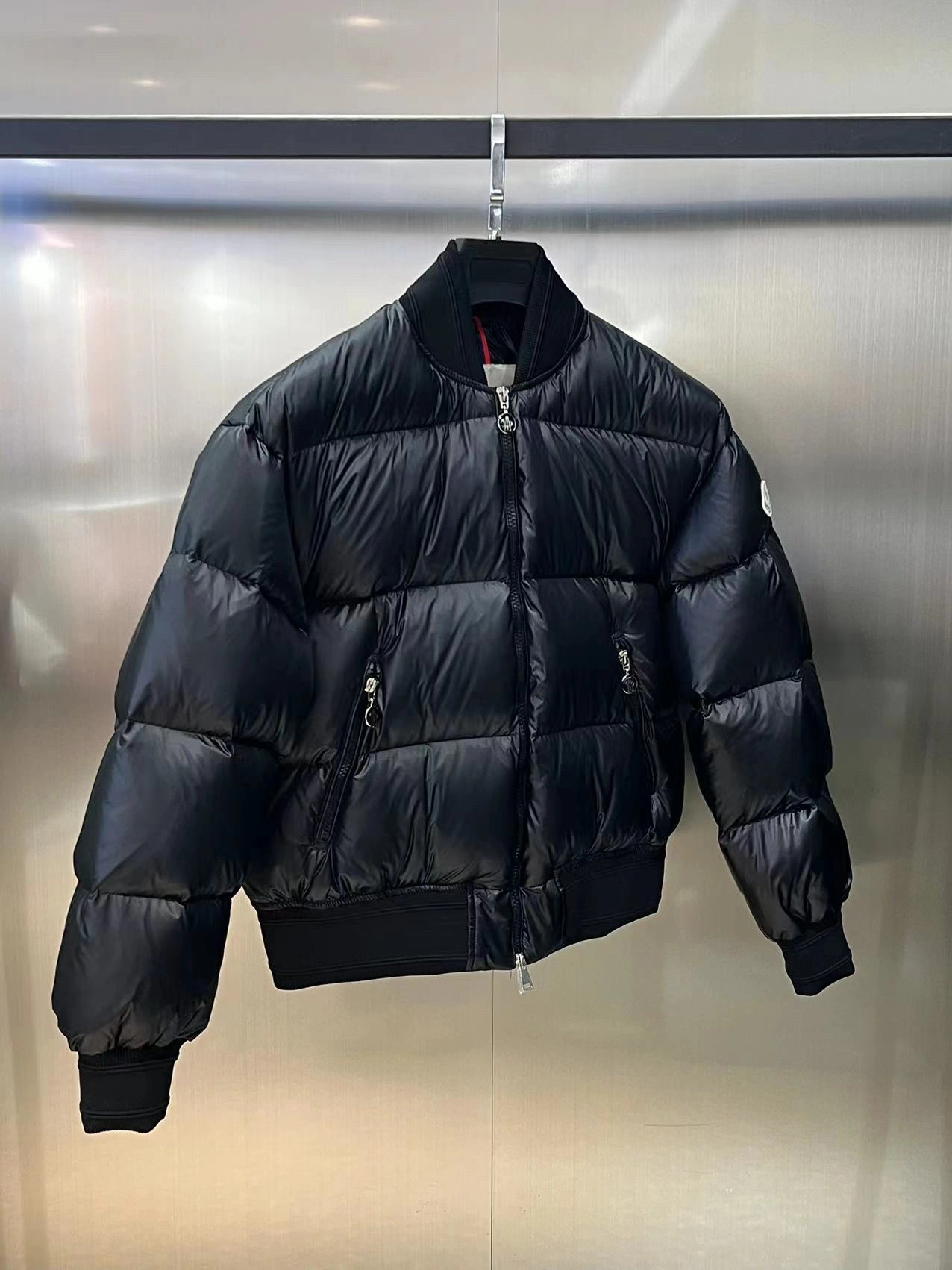 Moncler Down Jackets Sporty 145658