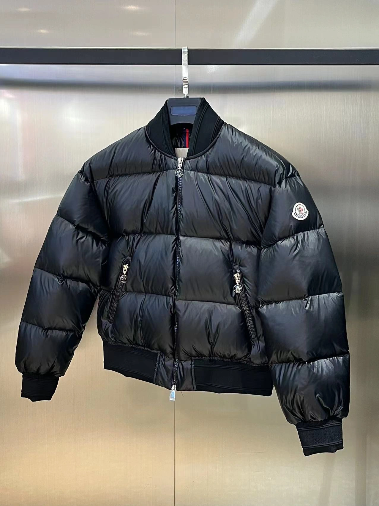 Moncler Down Jackets Sporty 145658