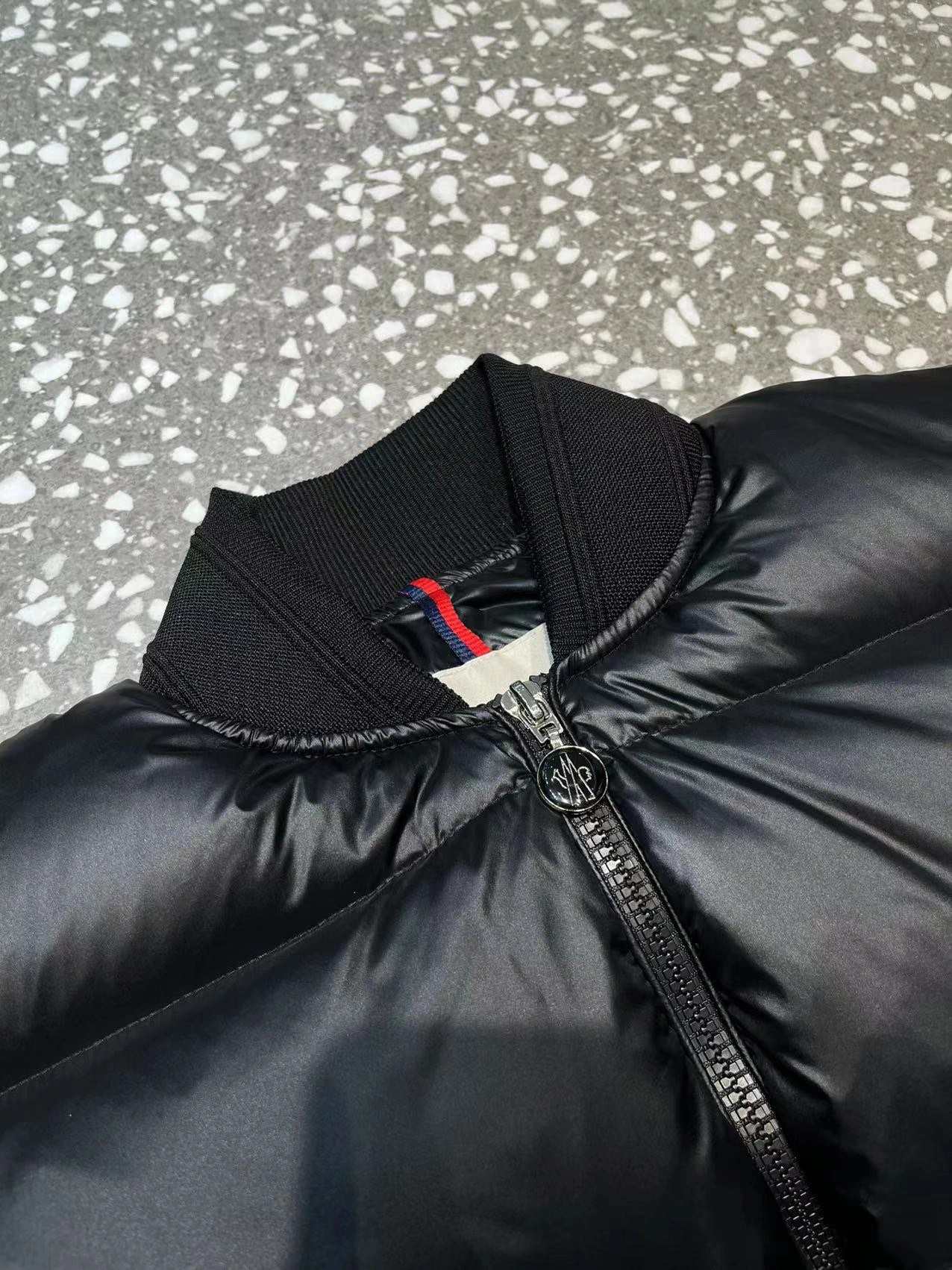 Moncler Down Jackets Sporty 145658