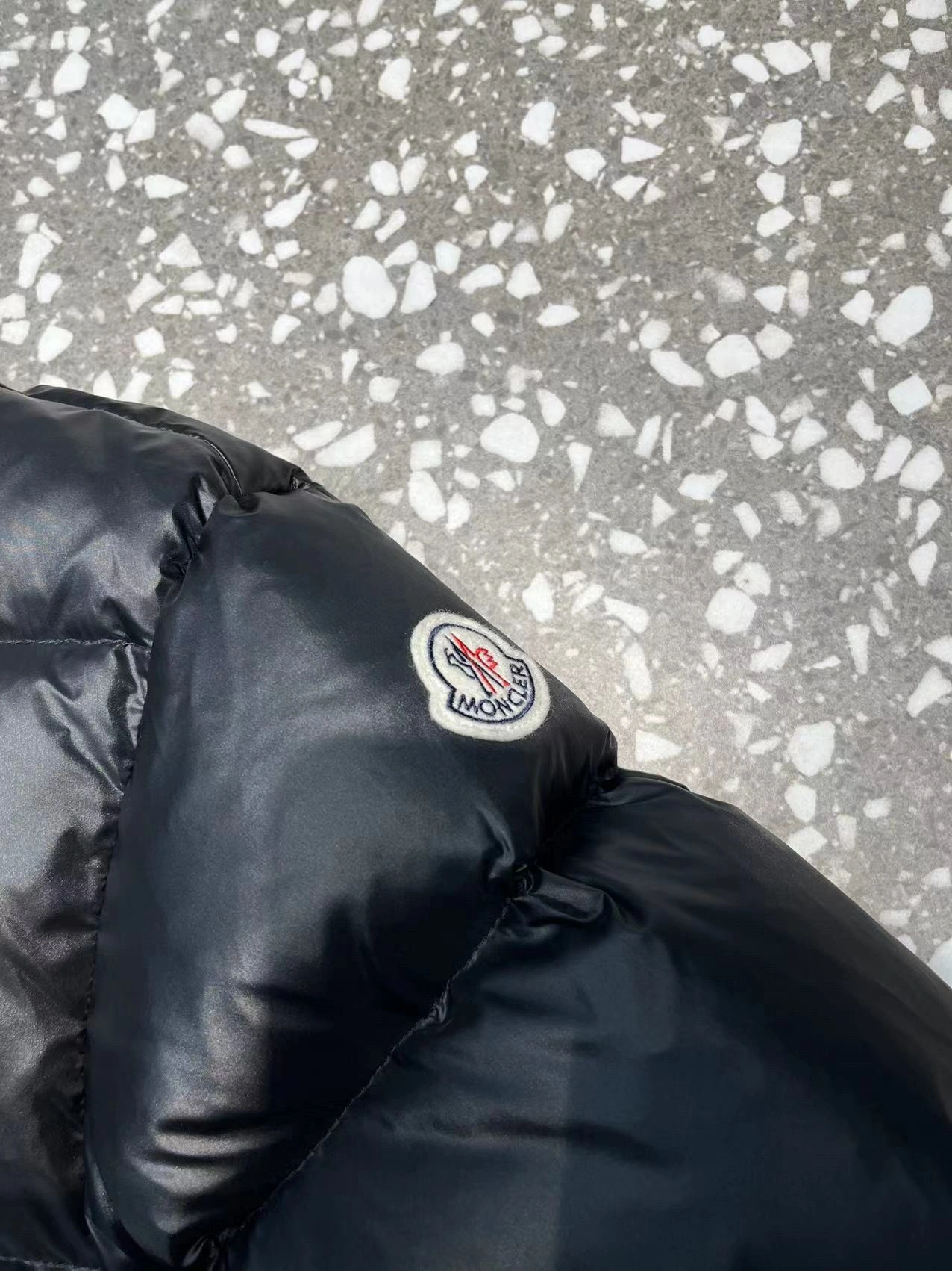 Moncler Down Jackets Sporty 145658