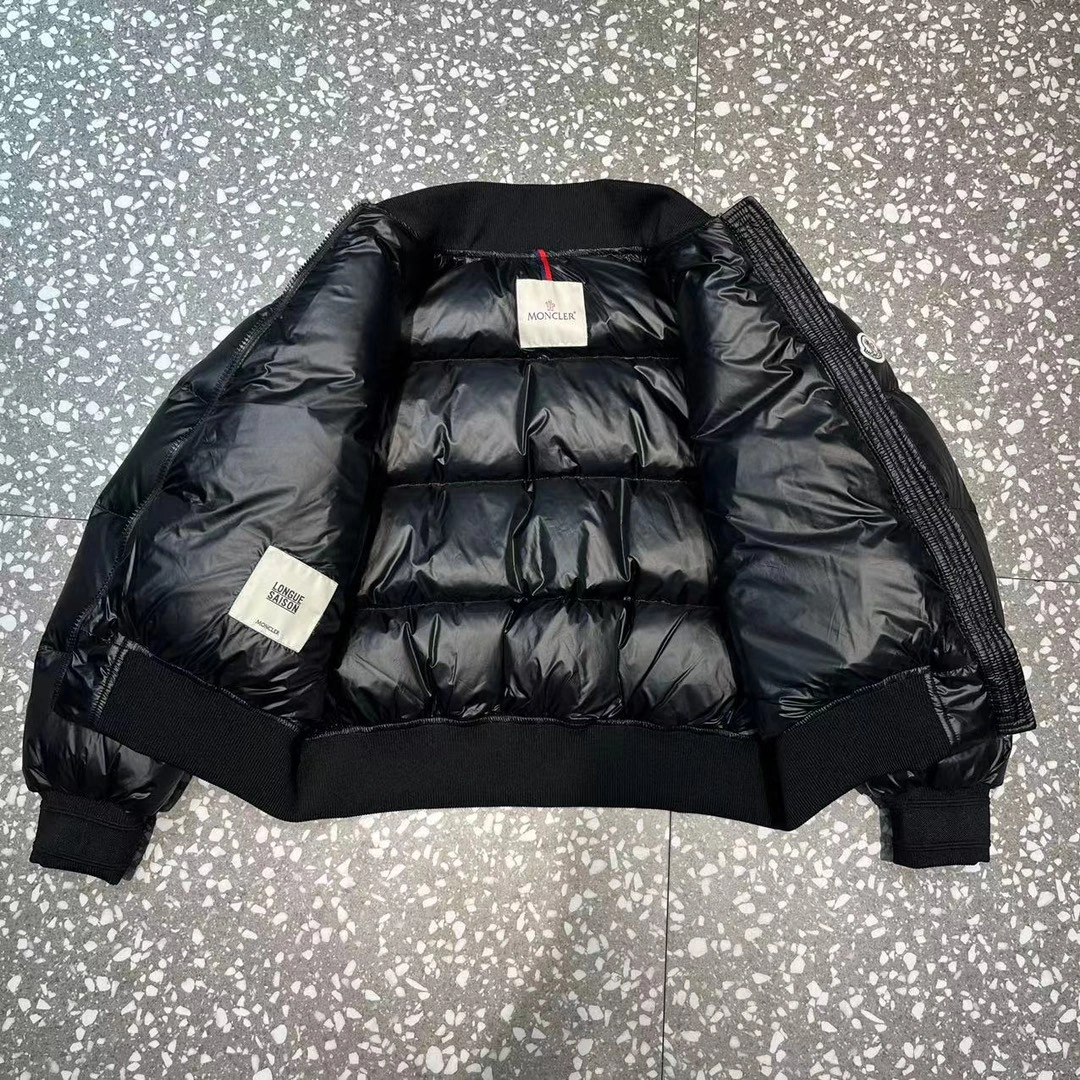 Moncler Down Jackets Sporty 145658