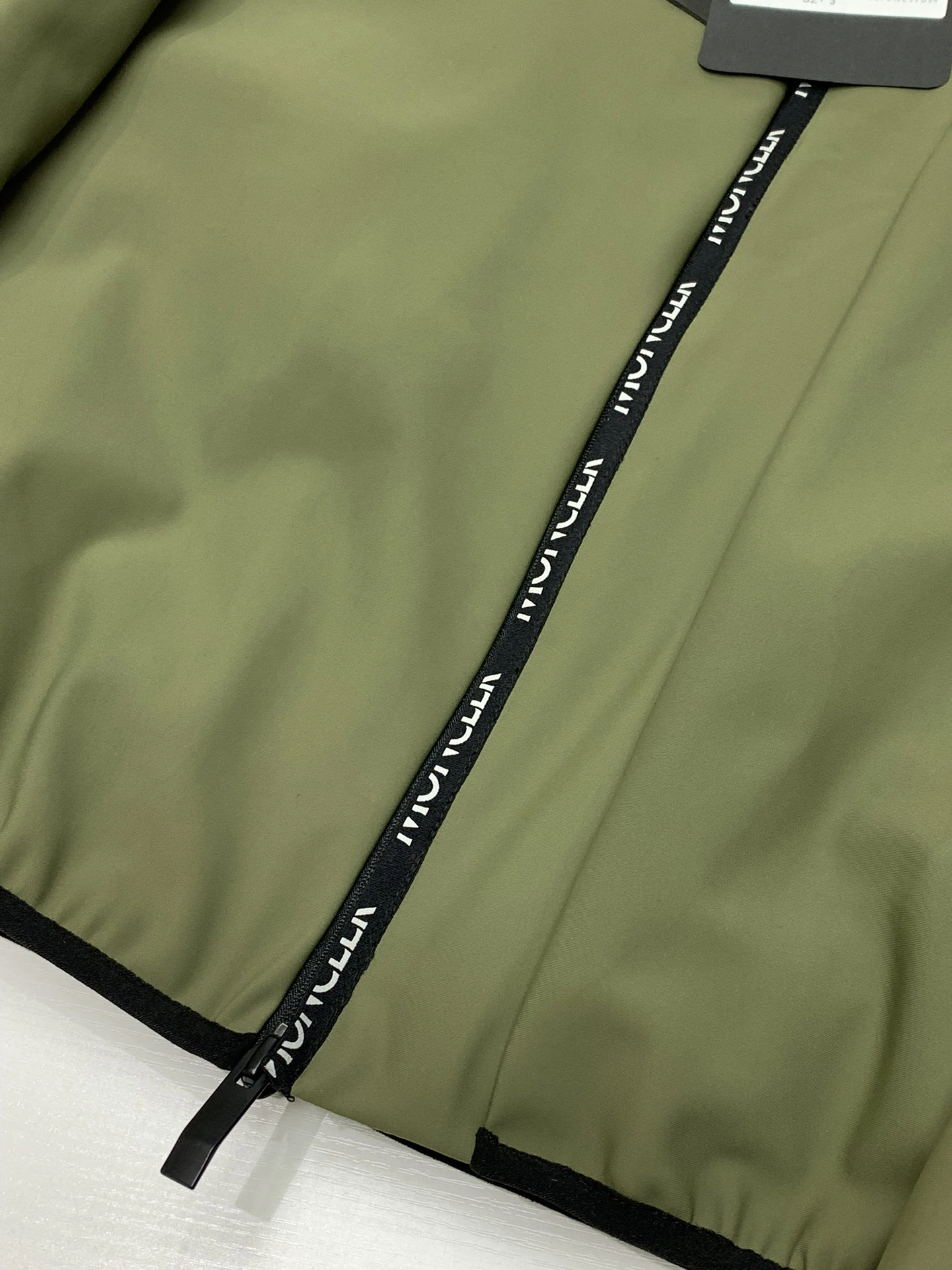 Tailored Moncler Down Jackets 145677