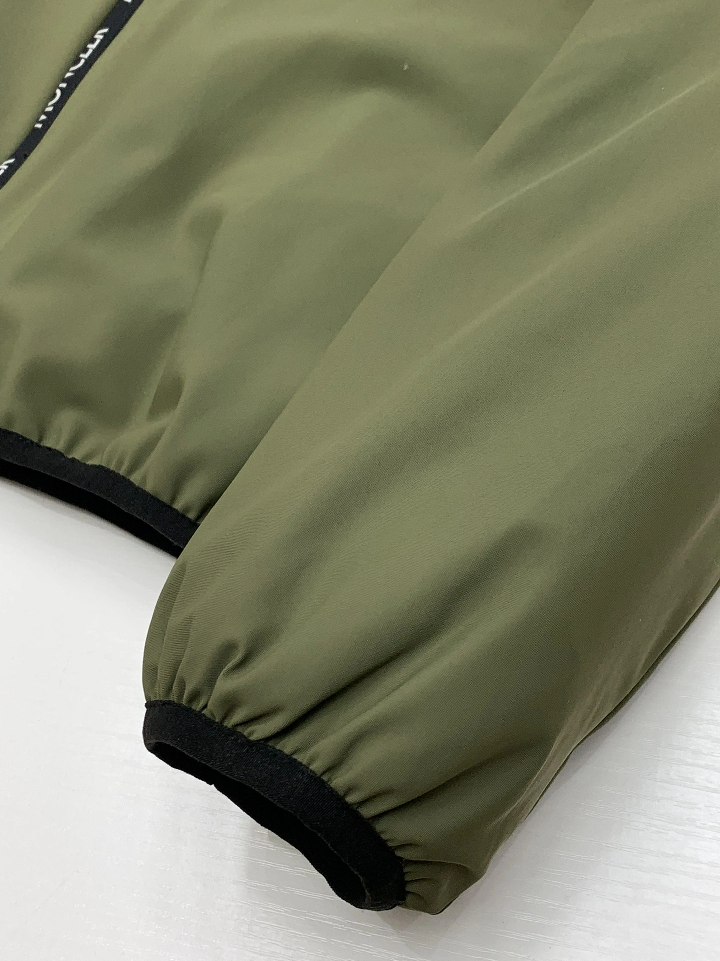 Tailored Moncler Down Jackets 145677