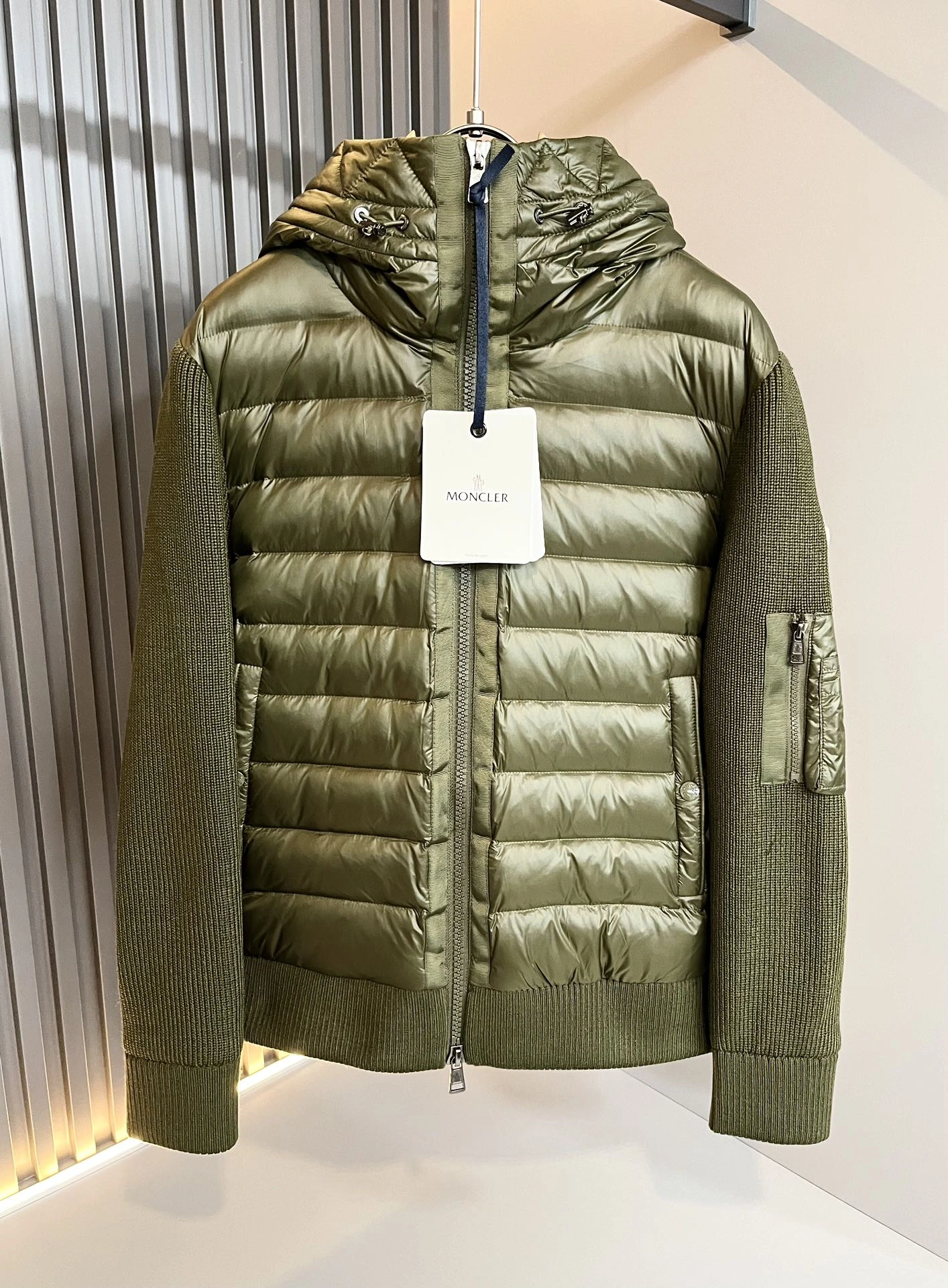 SmoothTexture Moncler Down Jackets 145675