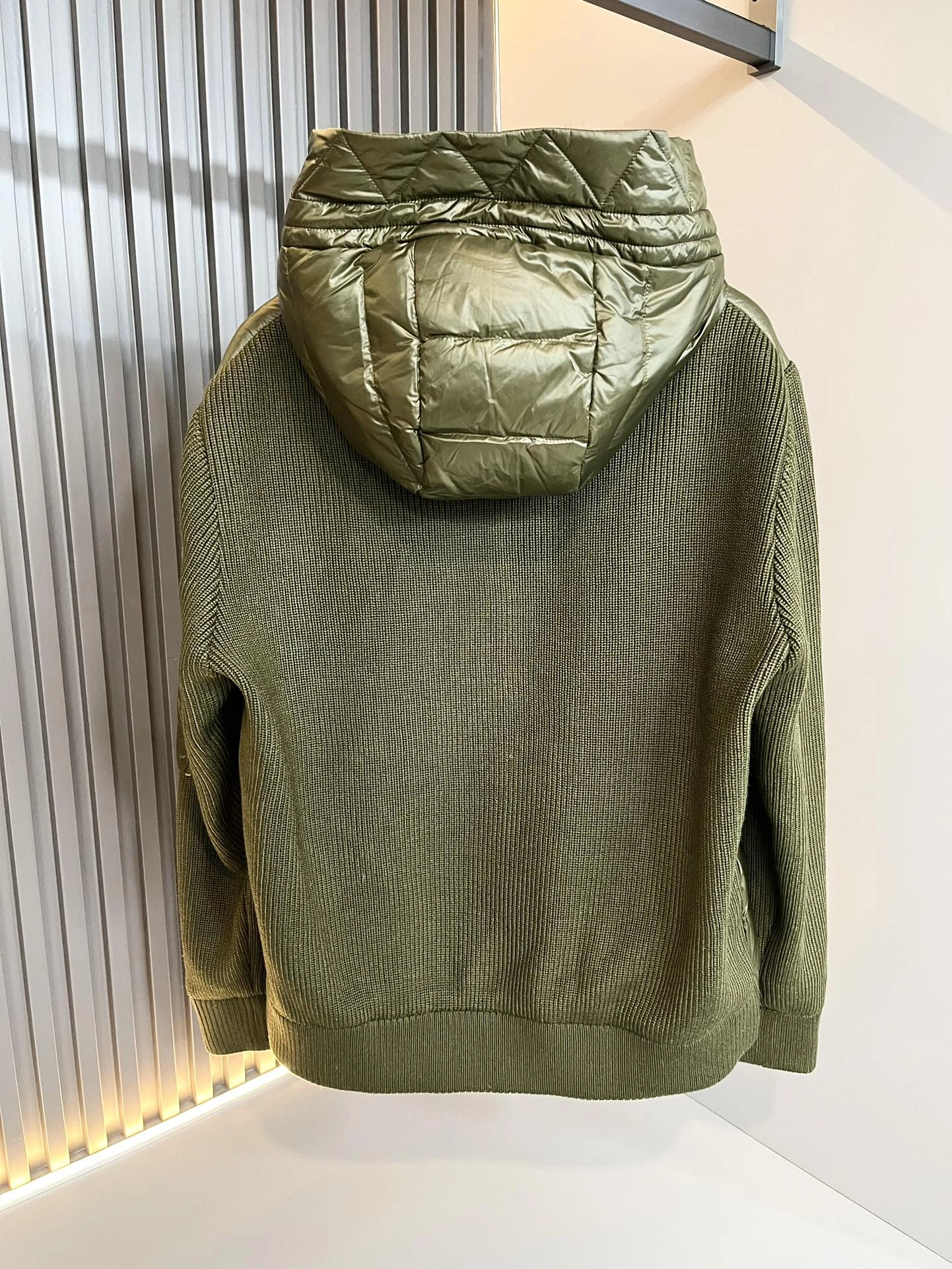 SmoothTexture Moncler Down Jackets 145675