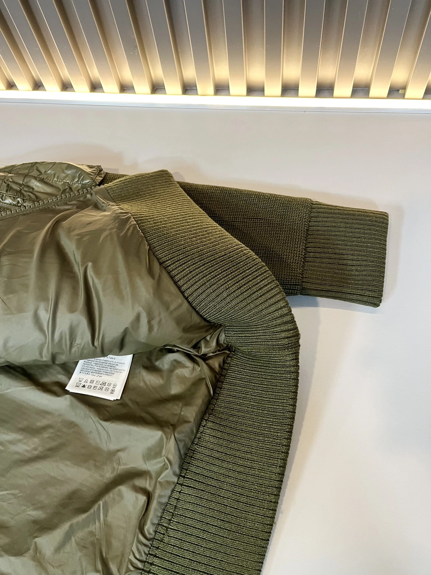 SmoothTexture Moncler Down Jackets 145675