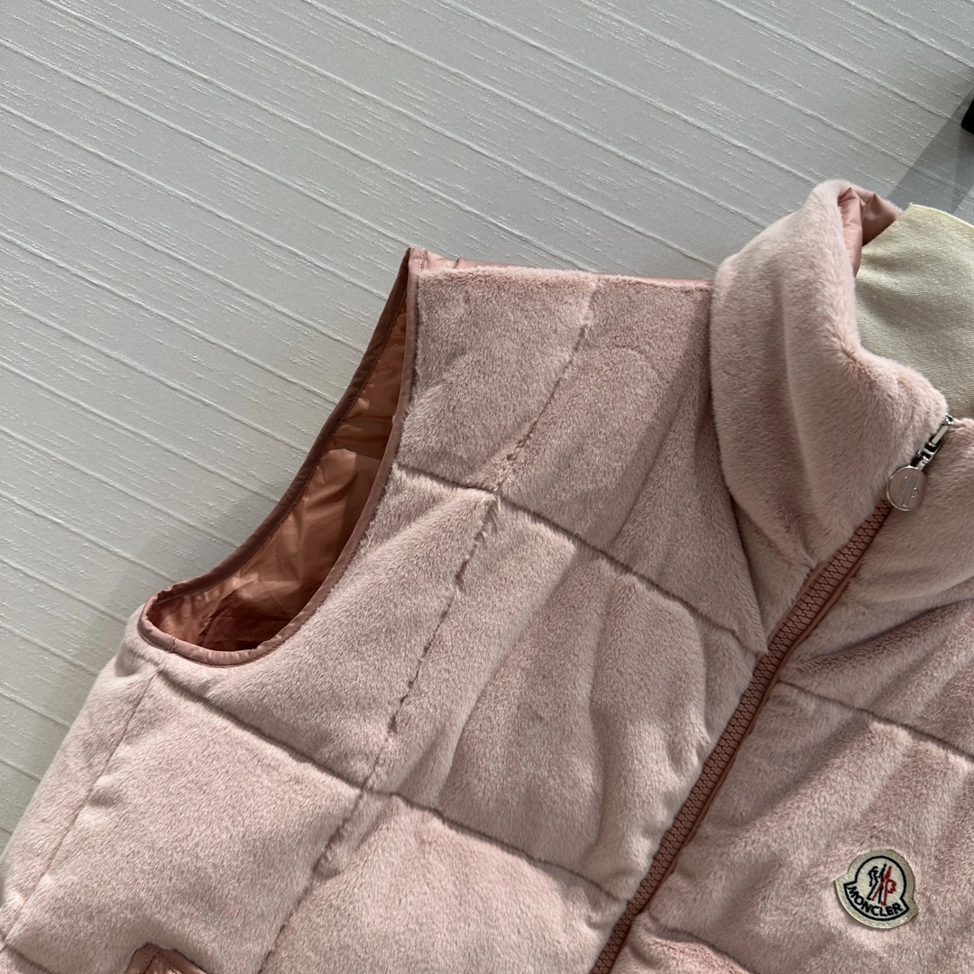 Moncler Down Jackets TravelReady 145648