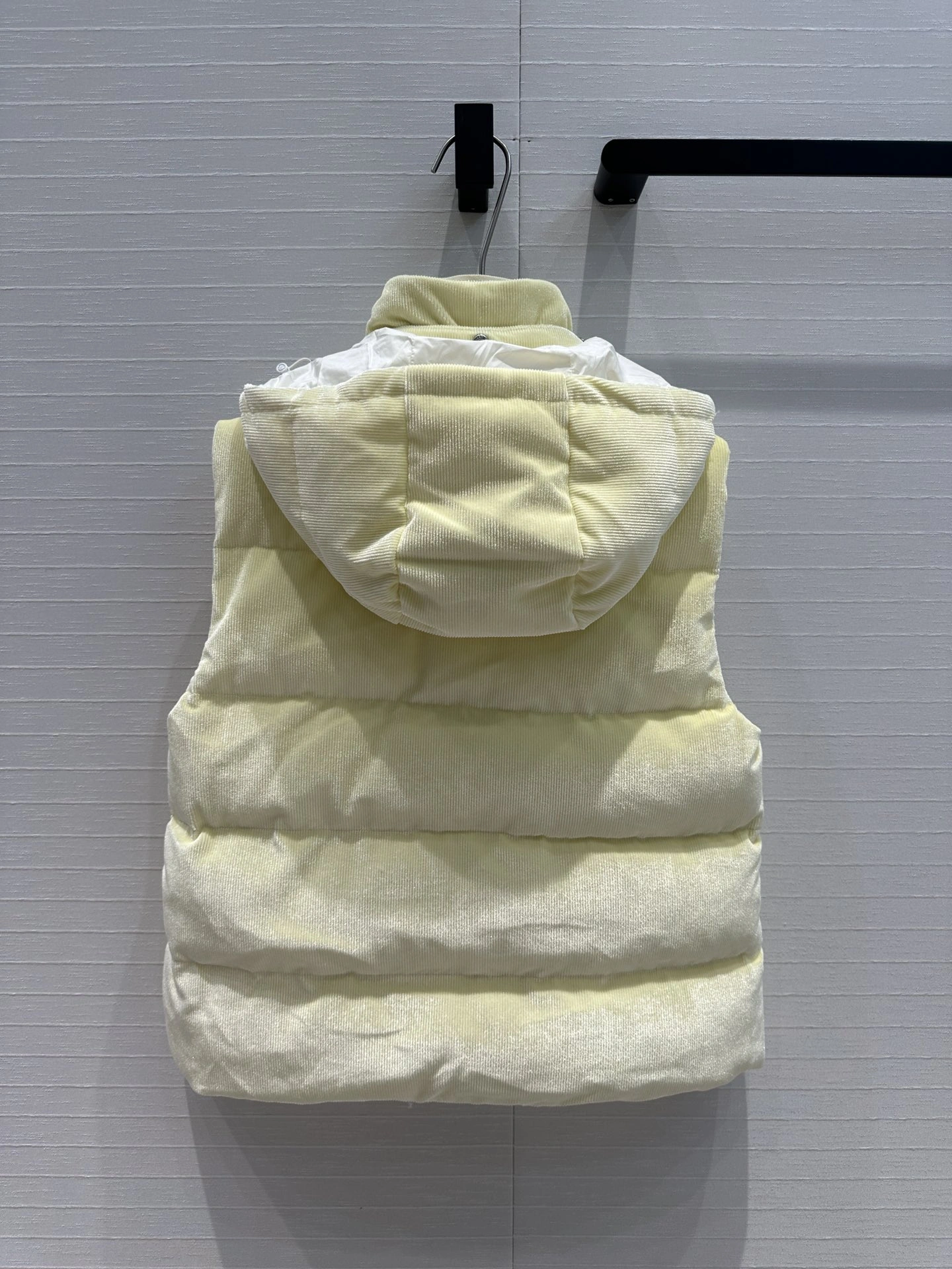 Durable Moncler Down Jackets 145647