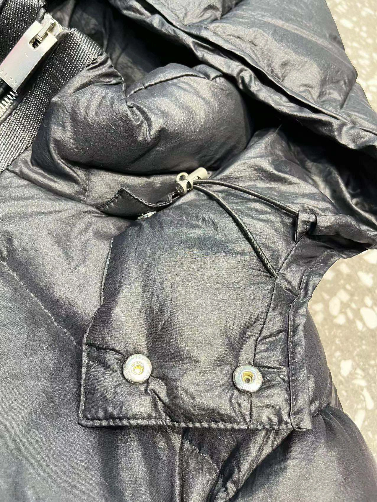 Functional Moncler Down Jackets 145641