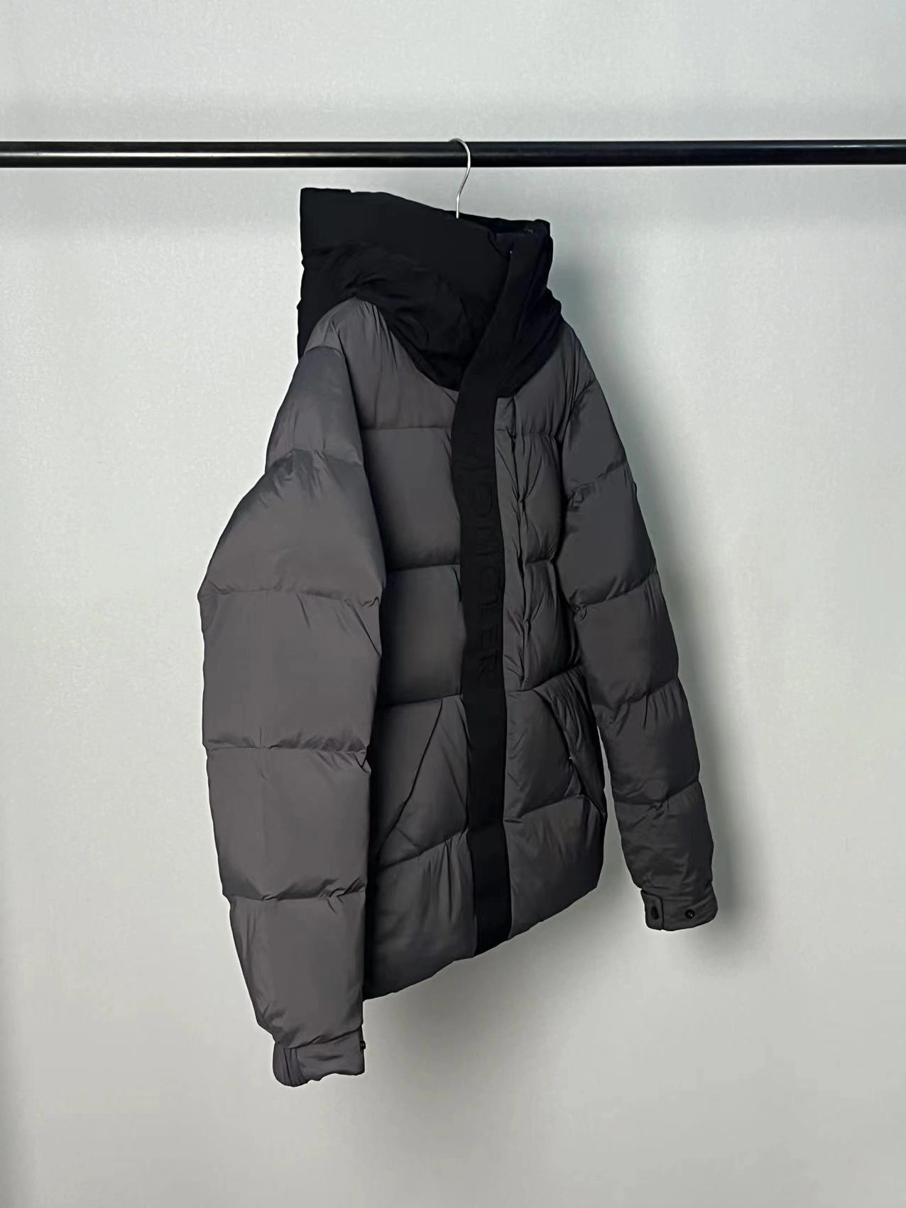 Moncler Down Jackets Contemporary 145639