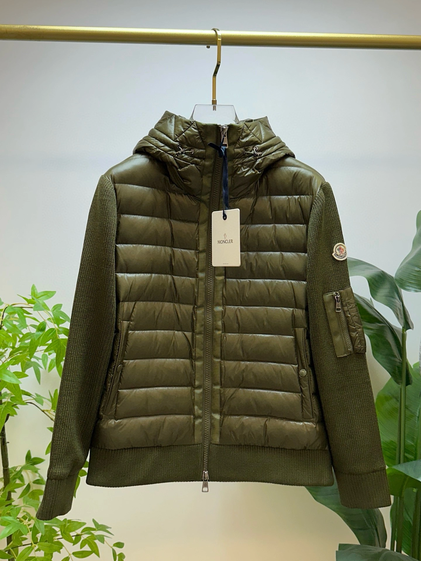 Casual Moncler Down Jackets 145637