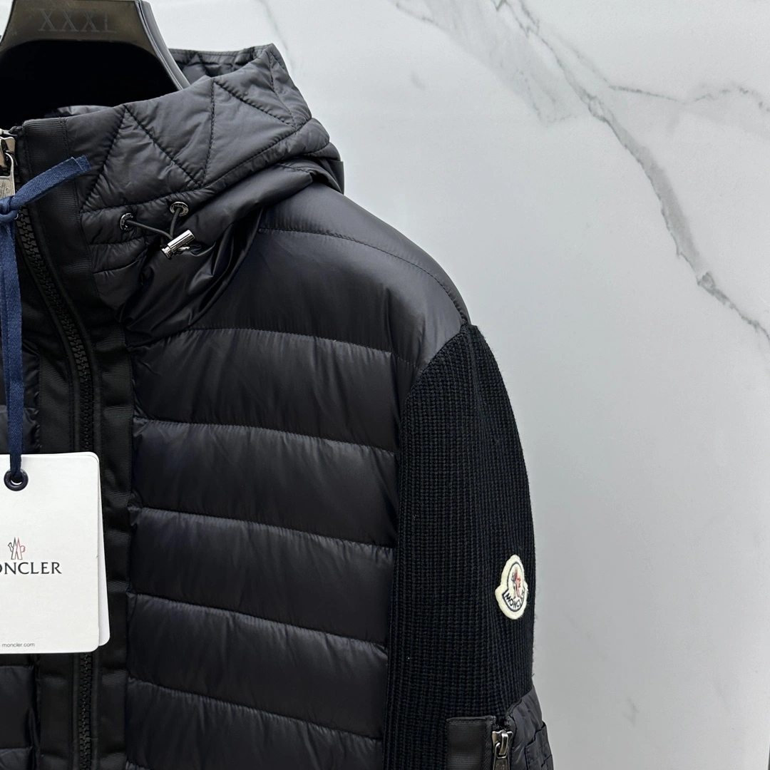 Moncler Down Jackets Sleek 145636