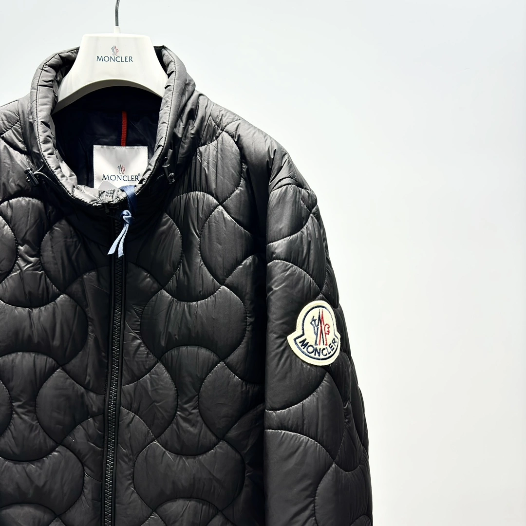 Moncler Down Jackets WaterResistant 145633
