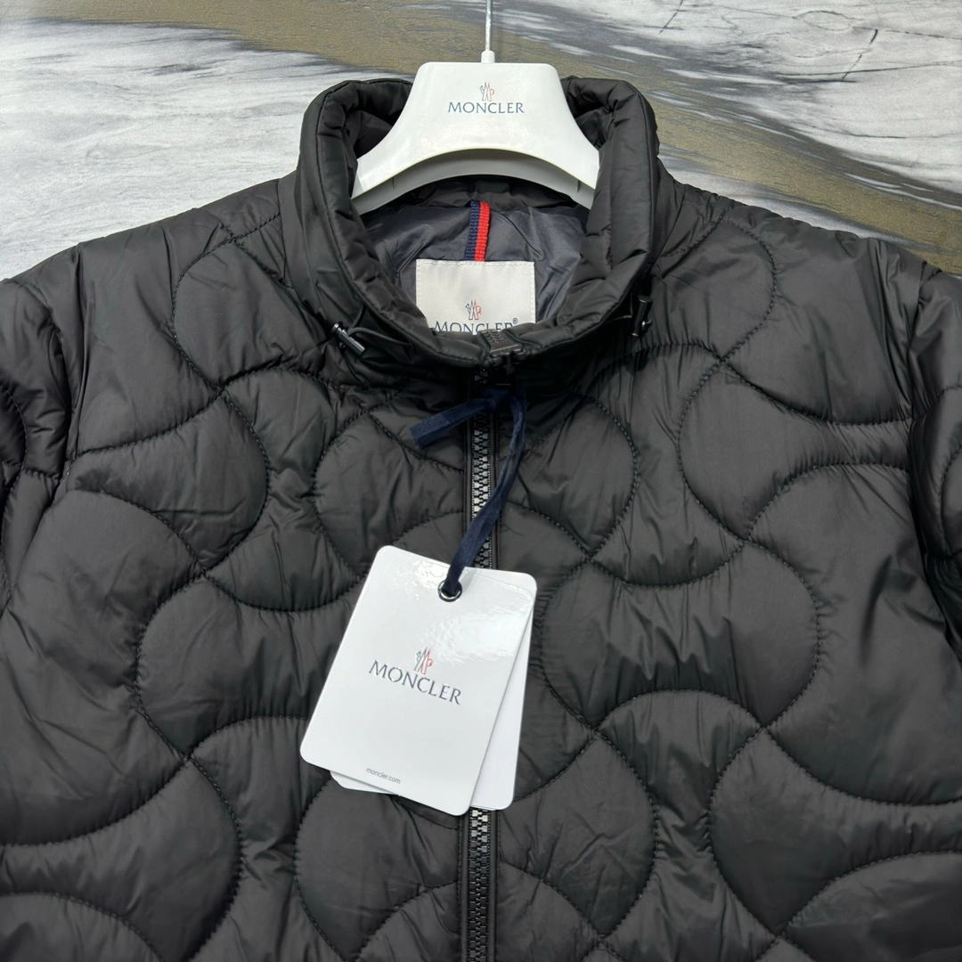 Moncler Down Jackets WaterResistant 145633