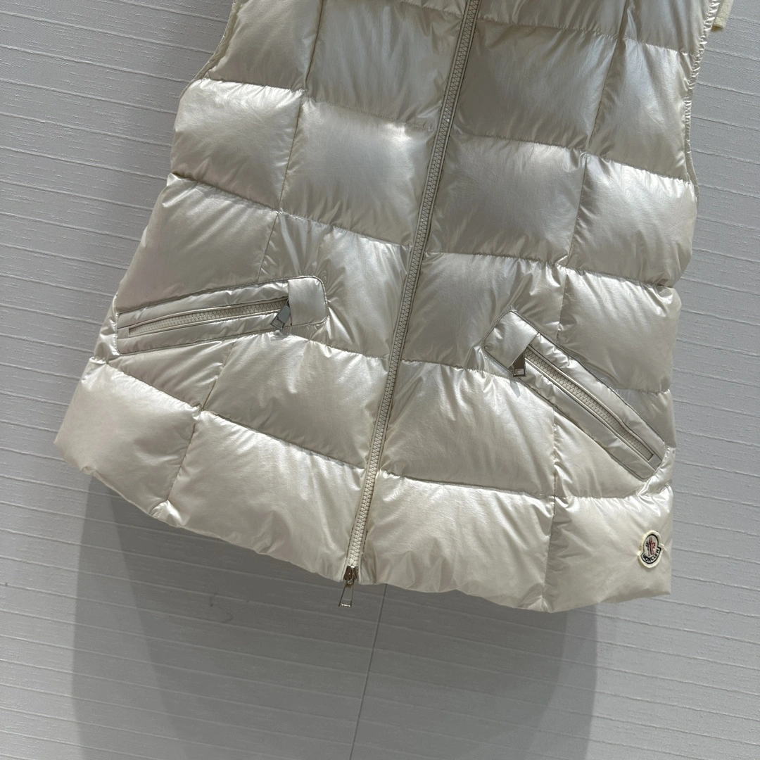 Bright Moncler Down Jackets 145632