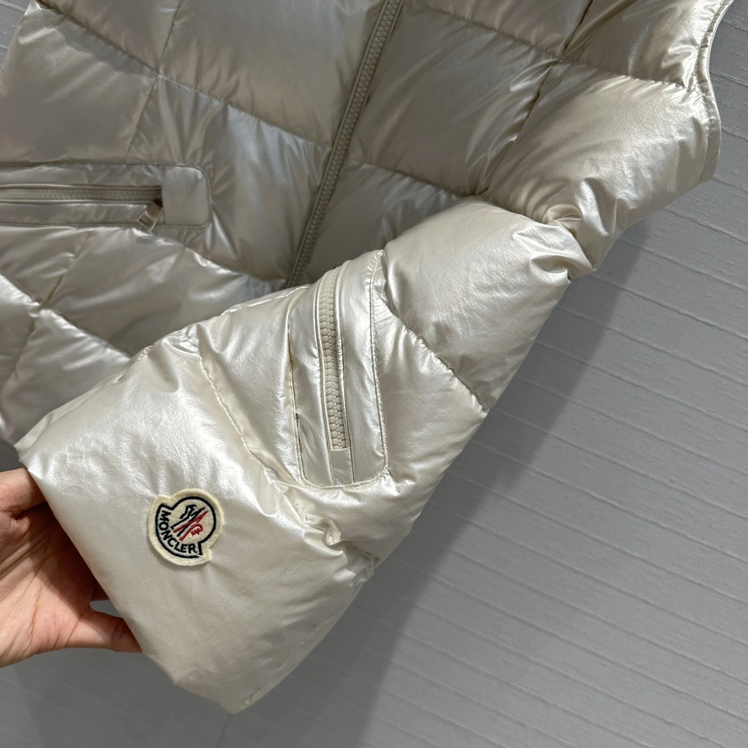 Bright Moncler Down Jackets 145632