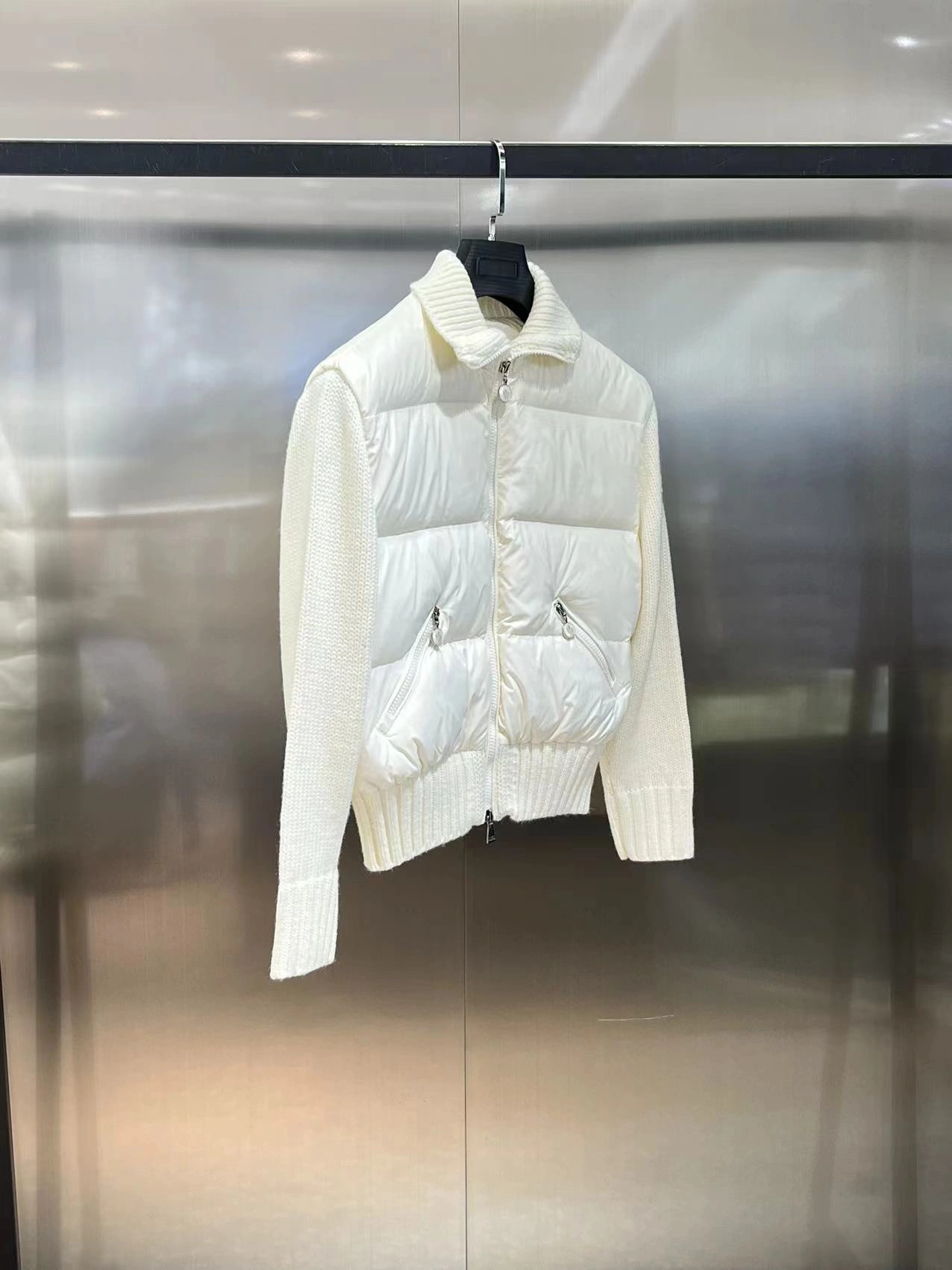 Moncler Down Jackets Original 145620