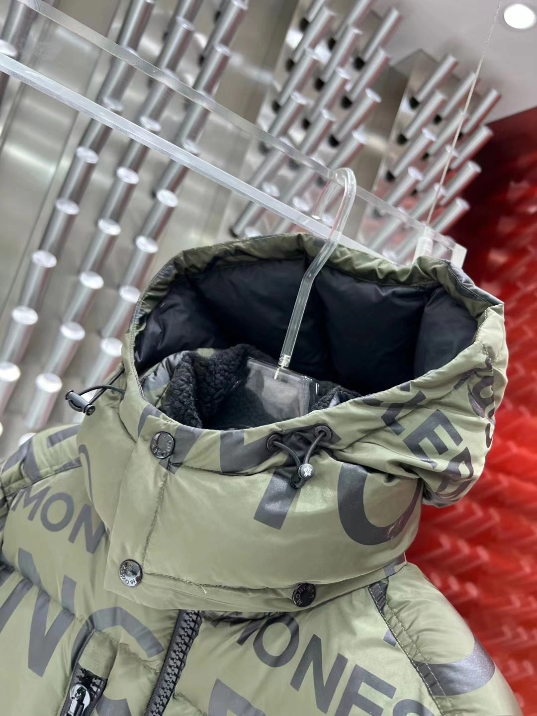 Moncler Down Jackets Supportive 145616