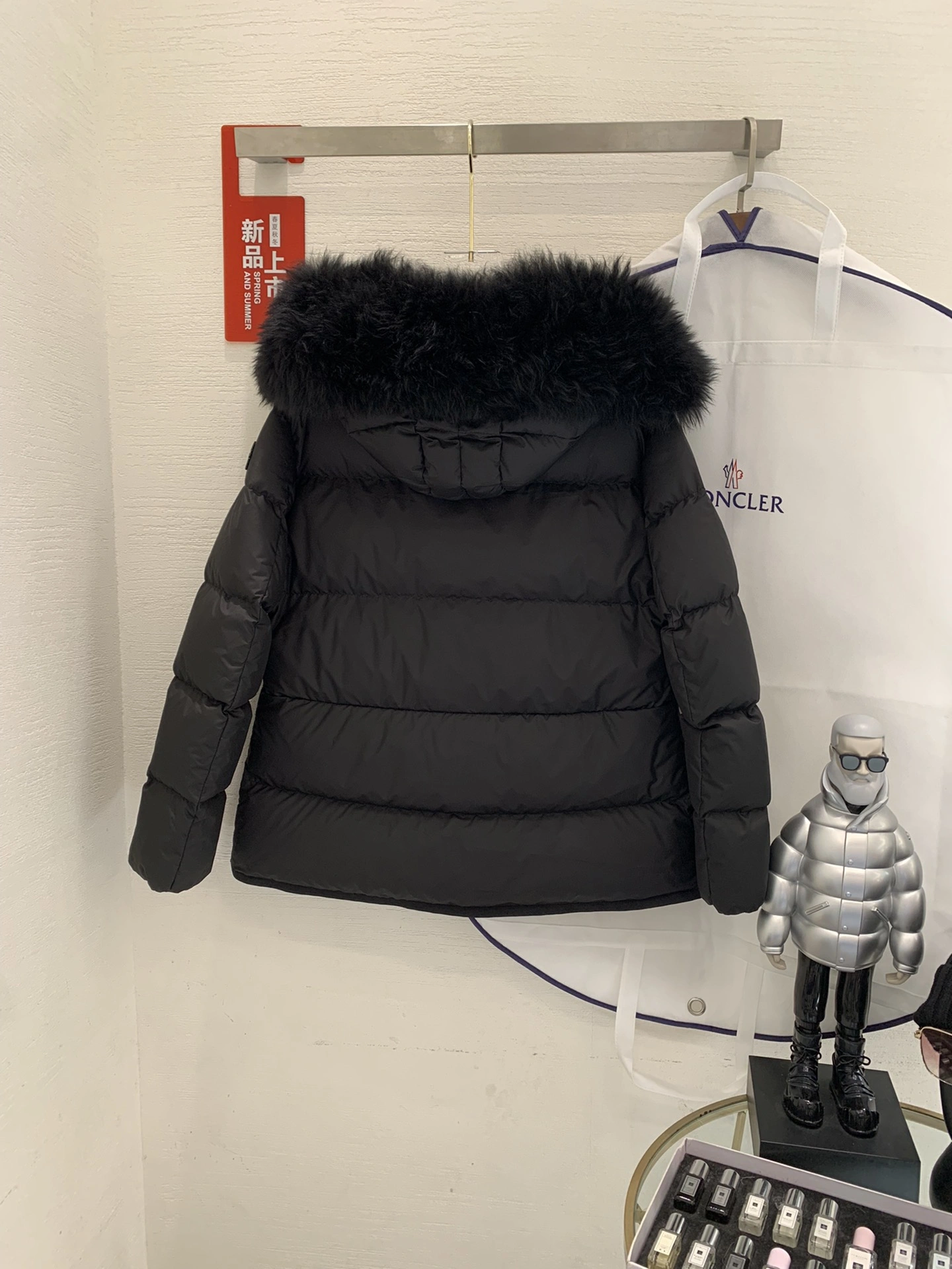 ModernLook Moncler Down Jackets 145617