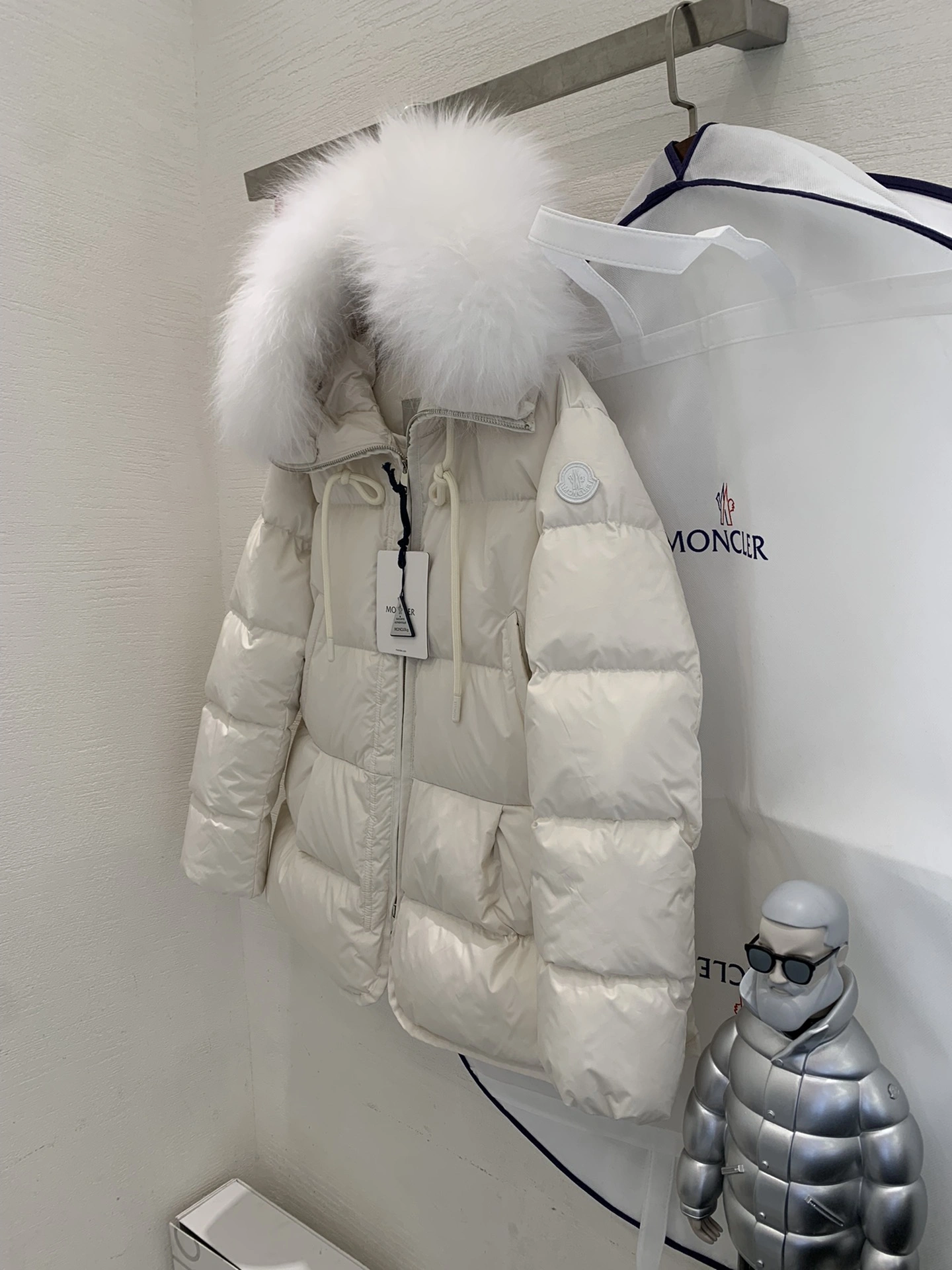 TimelessDesign Moncler Down Jackets 145618