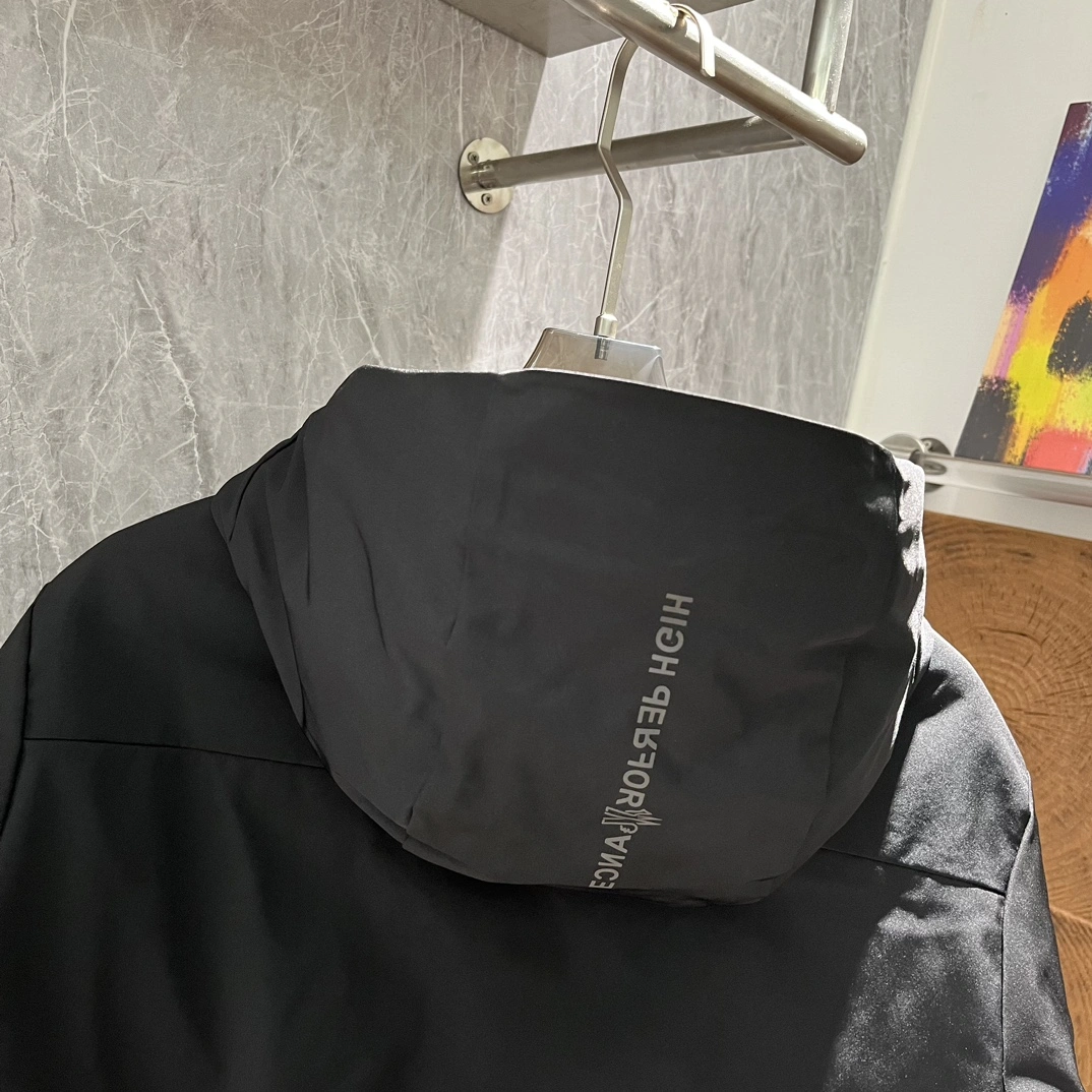 Bright Moncler Down Jackets 145609