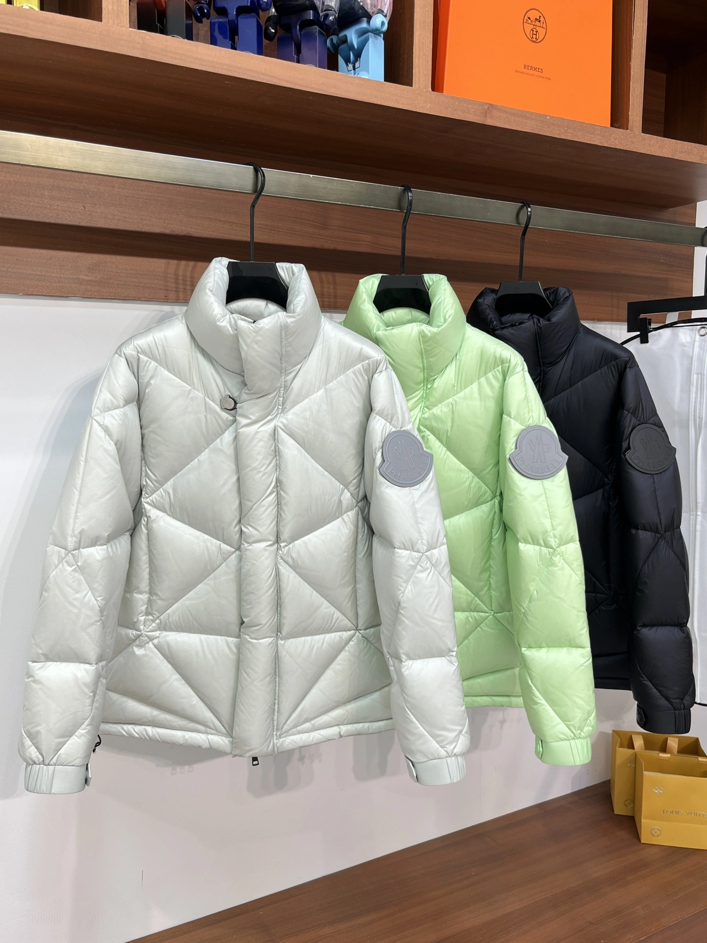 Moncler Down Jackets Unique 145604