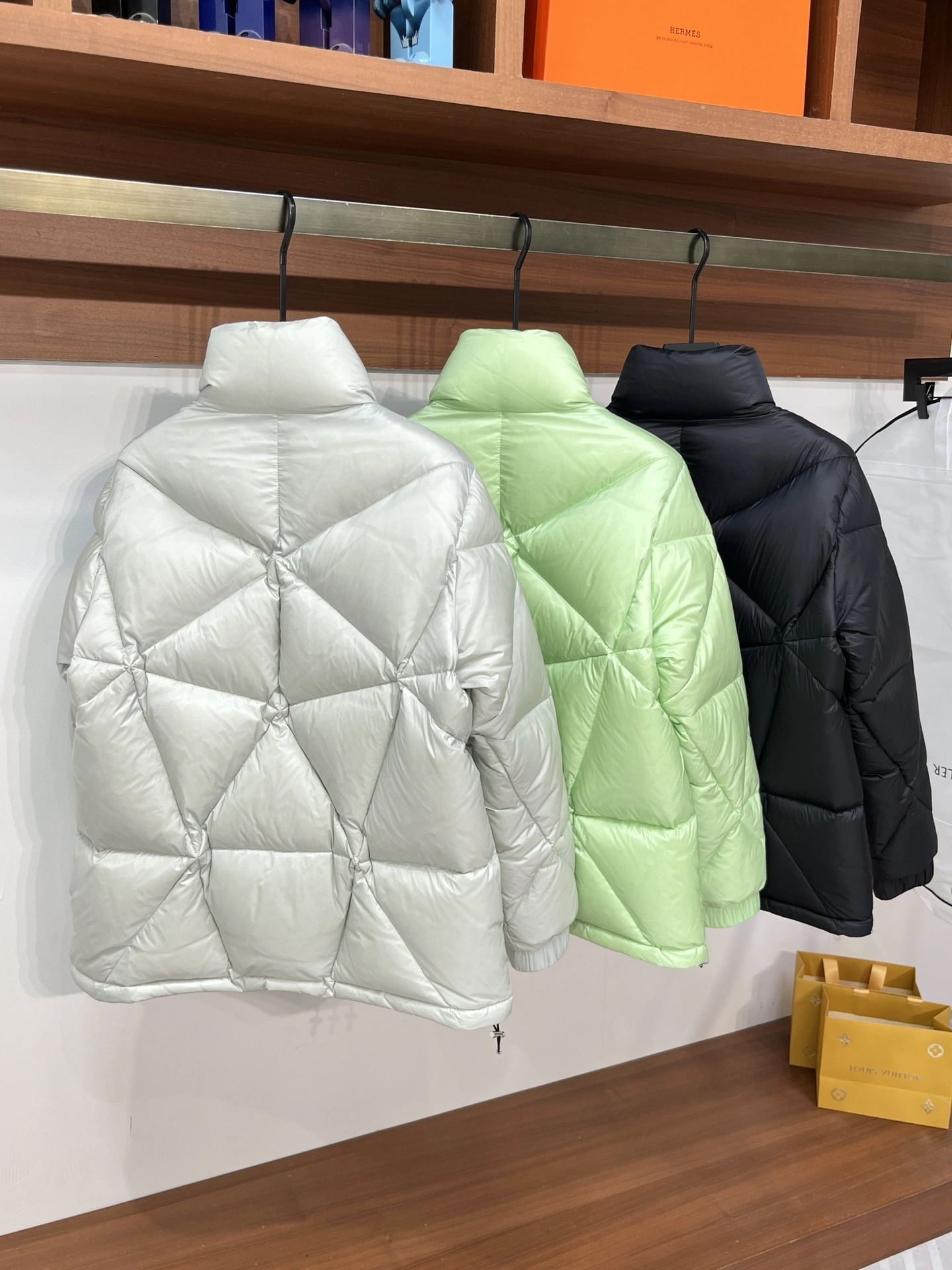 Moncler Down Jackets Unique 145604