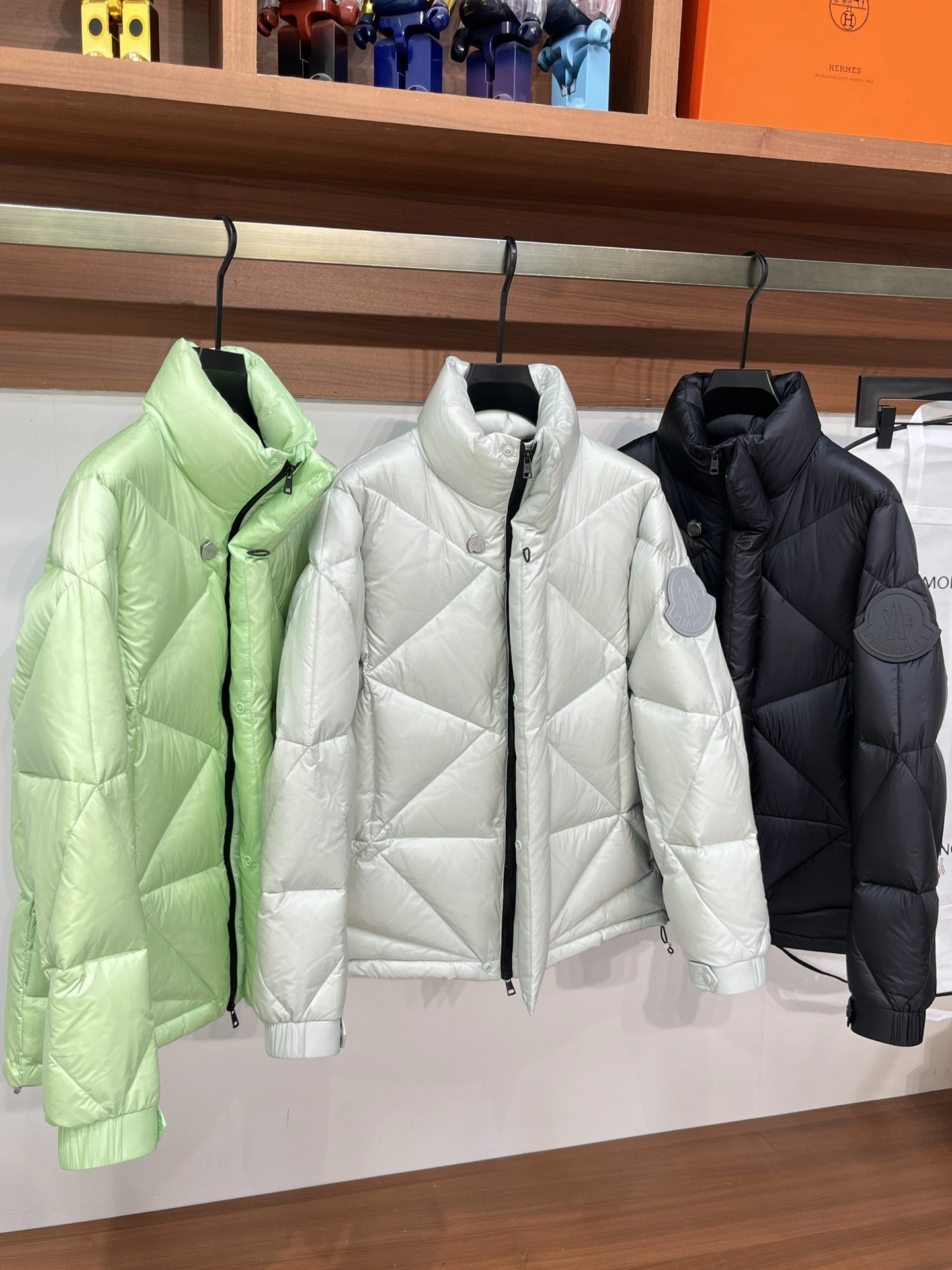 Moncler Down Jackets Unique 145604