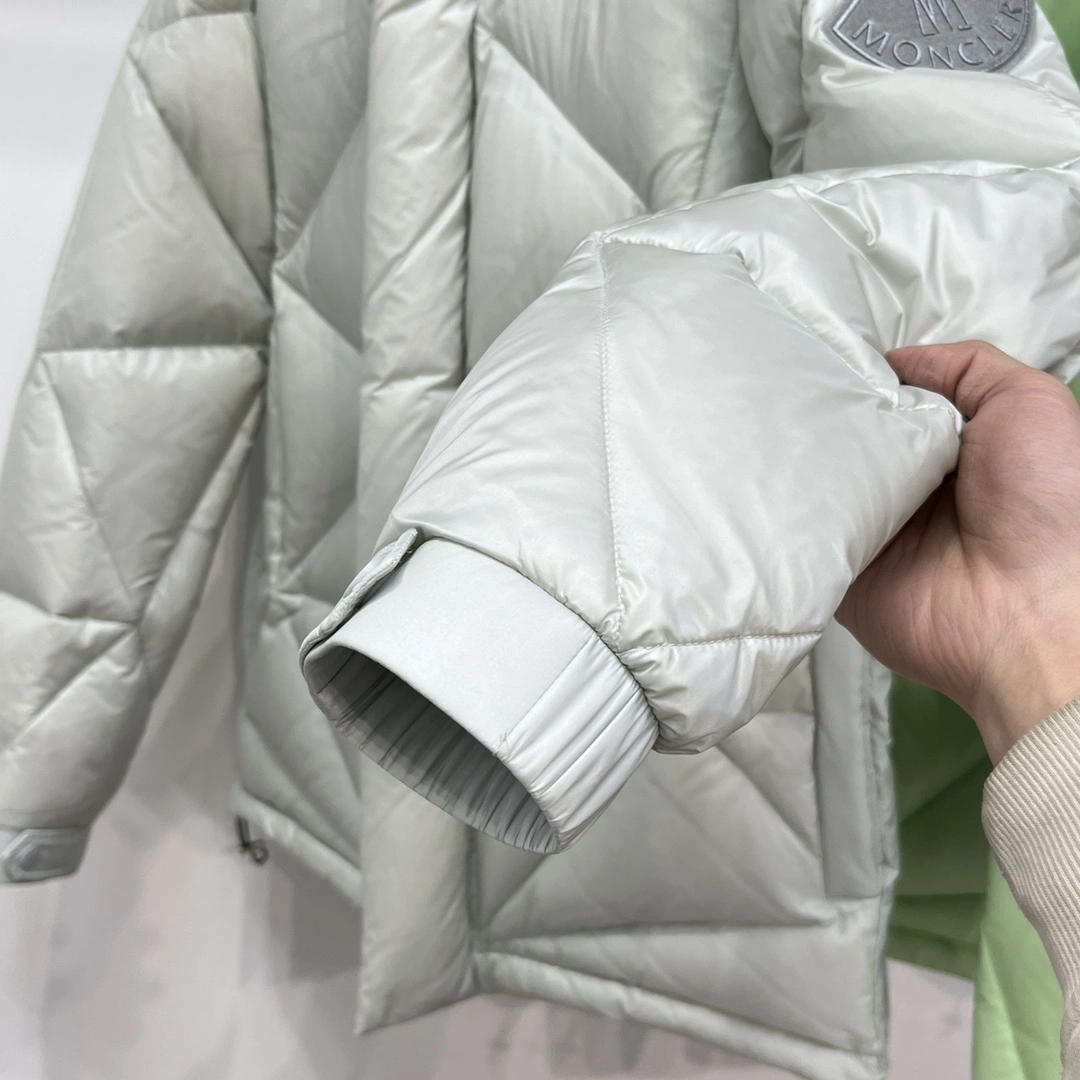Moncler Down Jackets Unique 145604