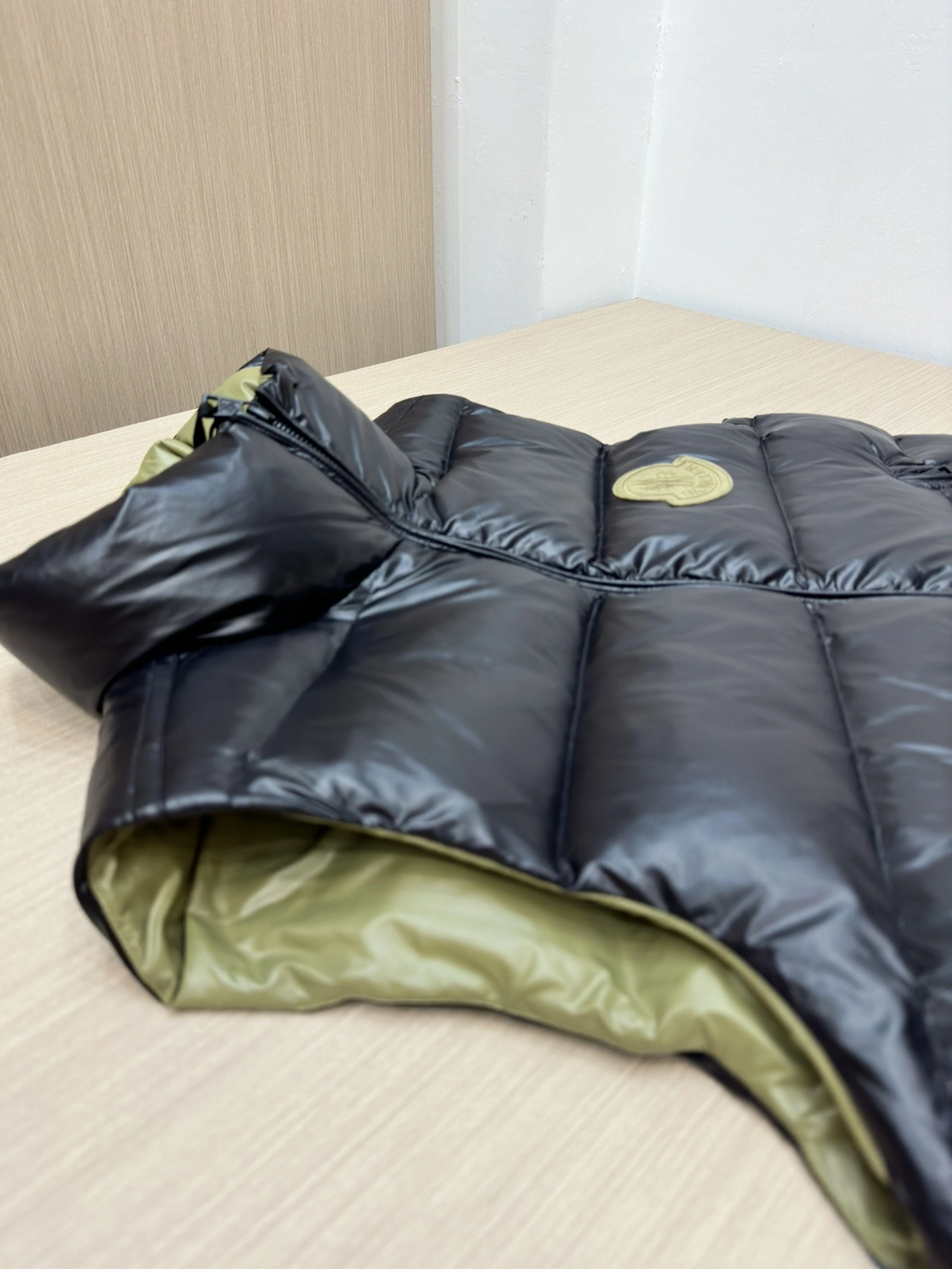 Moncler Down Jackets EasyMatch 145602