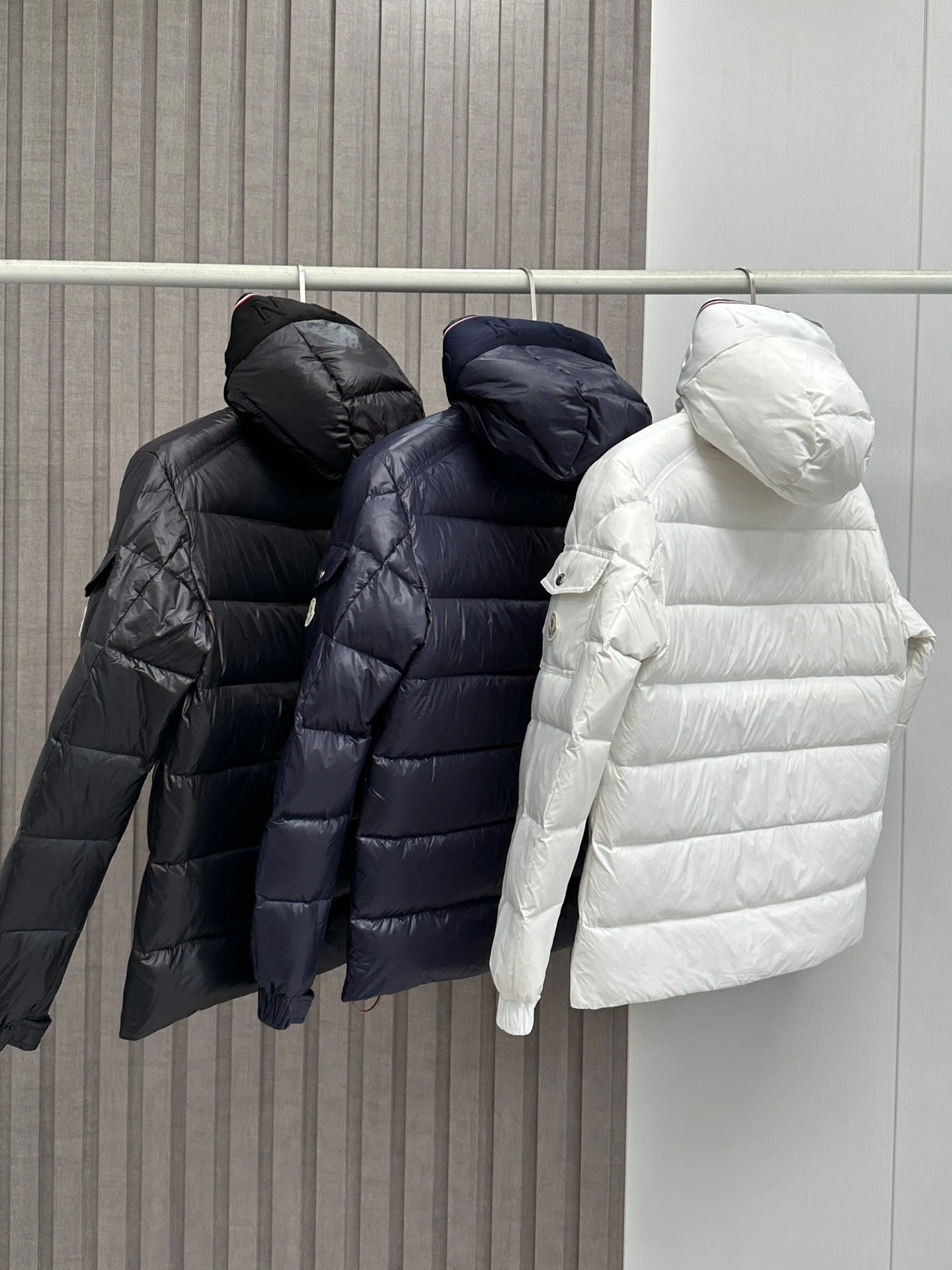 Moncler Down Jackets SmoothTexture 145596